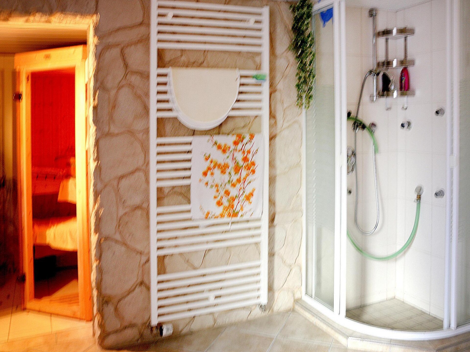 Ruim appartement aan de bosrand met sauna, vlakbij de Rennsteig - foto 15