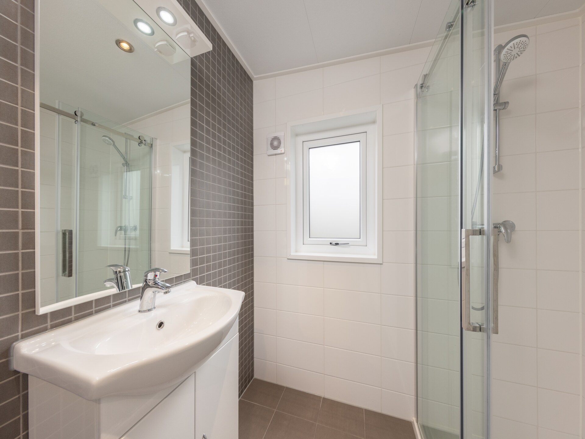 Moderne lodge met privé-infraroodsauna en tuin in Hoge Hexel - foto 5