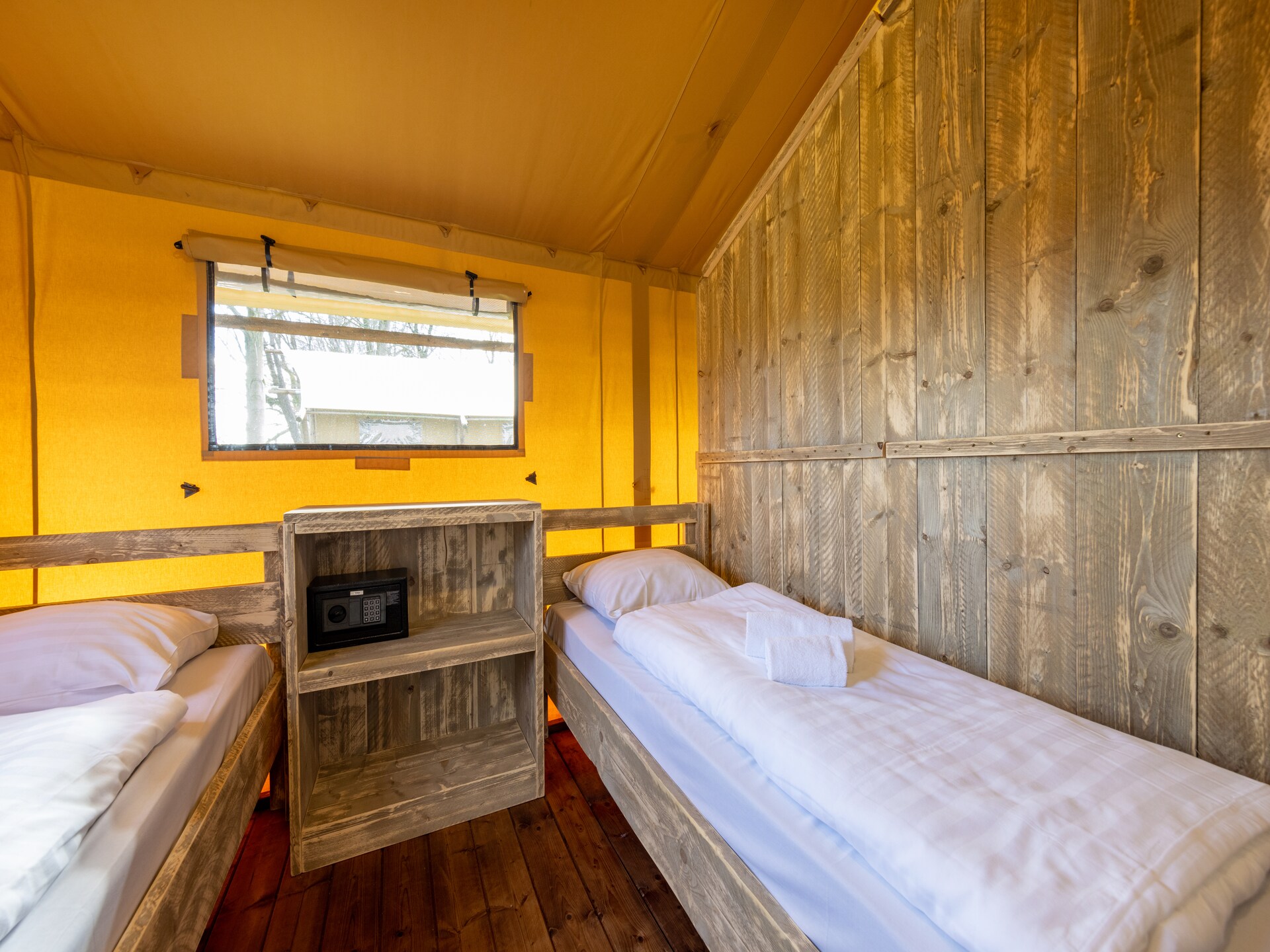 Glamping tentlodge met zwembad op bosrijk Hunzepark in Drenthe - foto 18