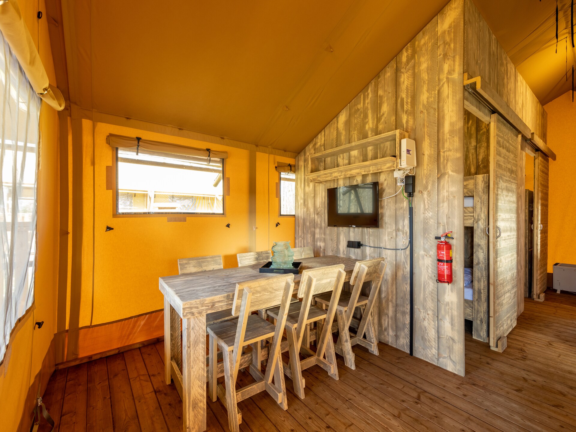 Glamping tentlodge met zwembad op bosrijk Hunzepark in Drenthe - foto 3
