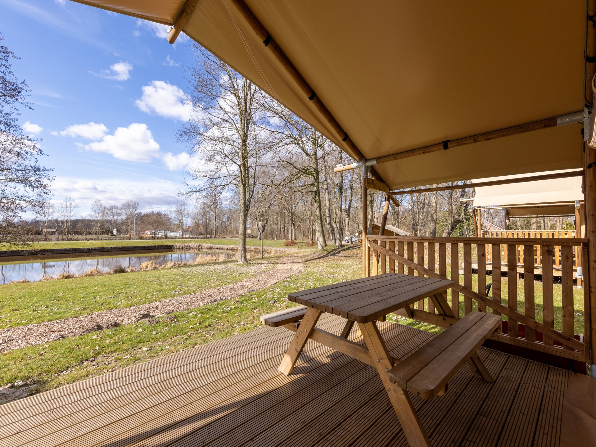 Glamping tentlodge met zwembad op bosrijk Hunzepark in Drenthe - foto 7