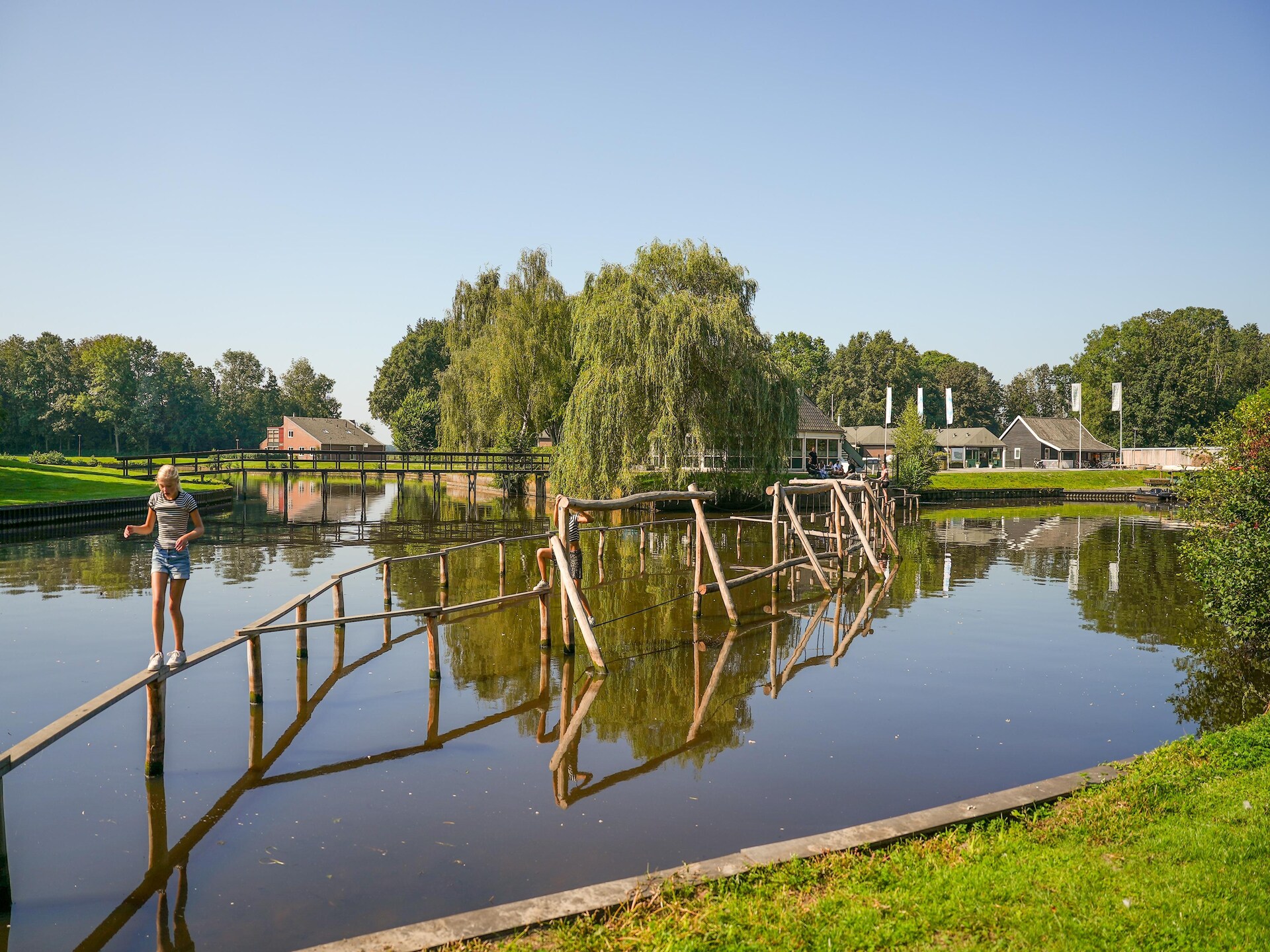 Glamping tentlodge met zwembad op bosrijk Hunzepark in Drenthe - foto 25