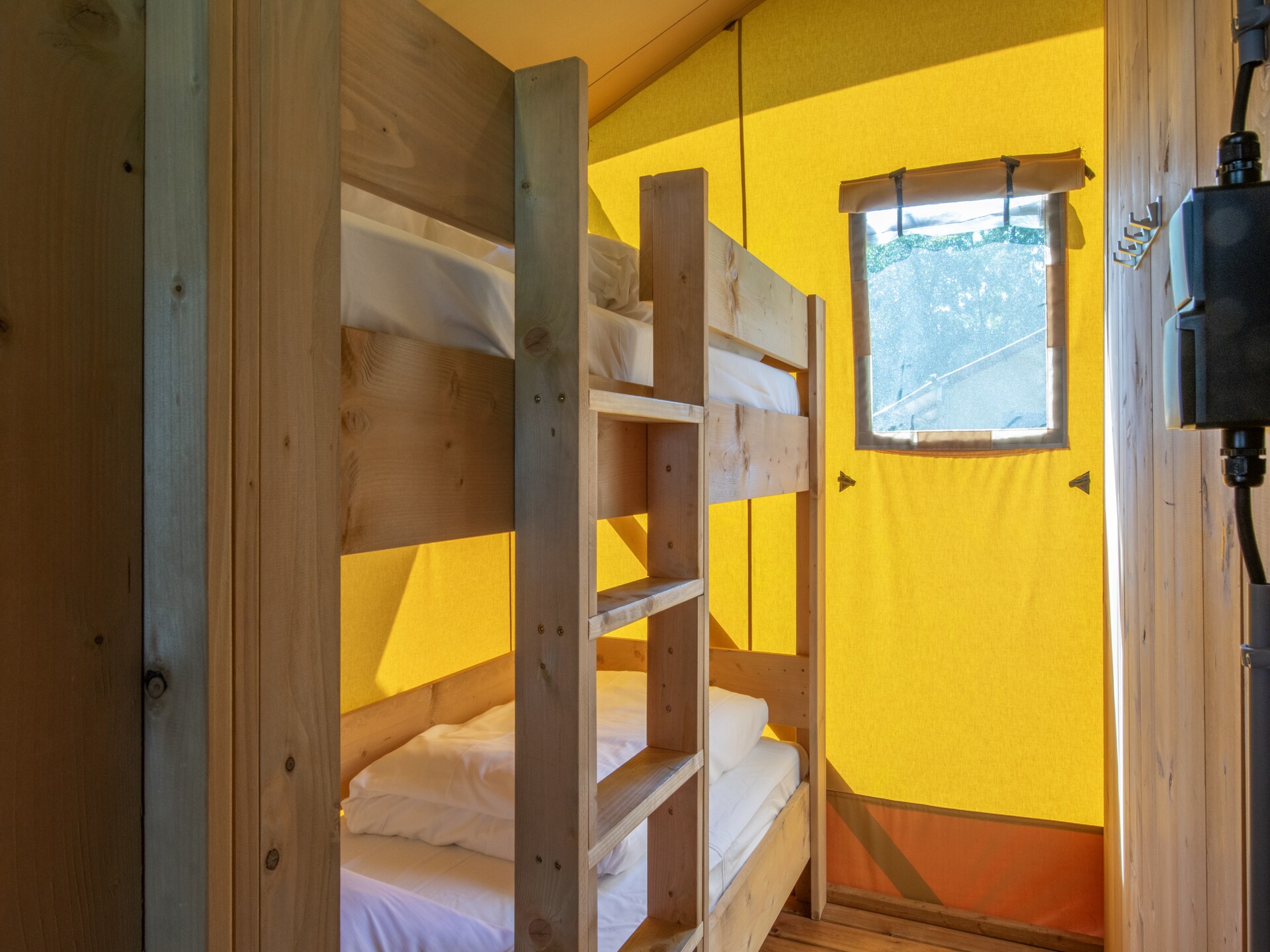 Glamping safaritent op Vakantiepark Klein Vink in de bossen van Arcen - foto 12