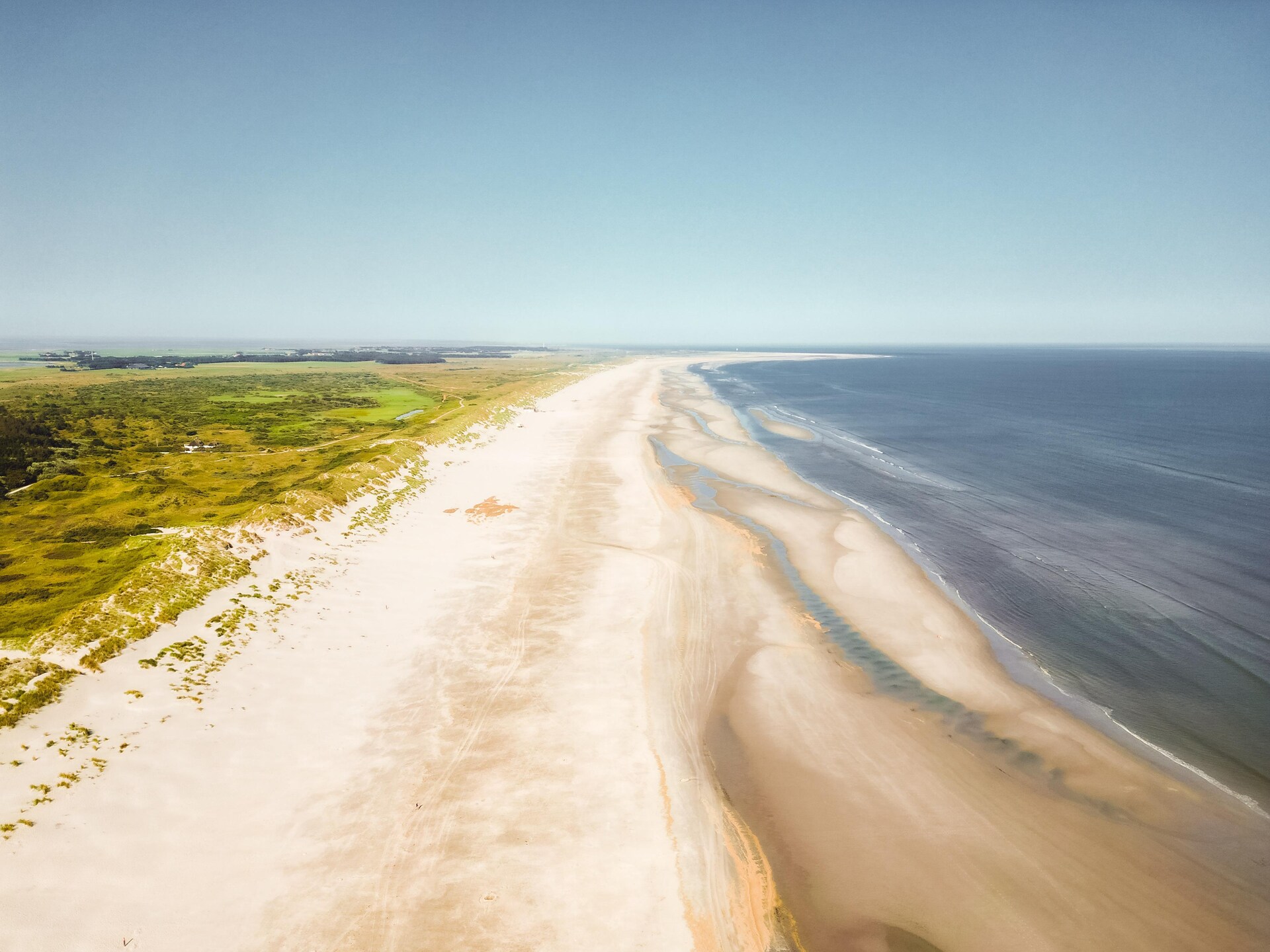 Houten bungalow op Ameland met hond, dichtbij strand en duinen - foto 31