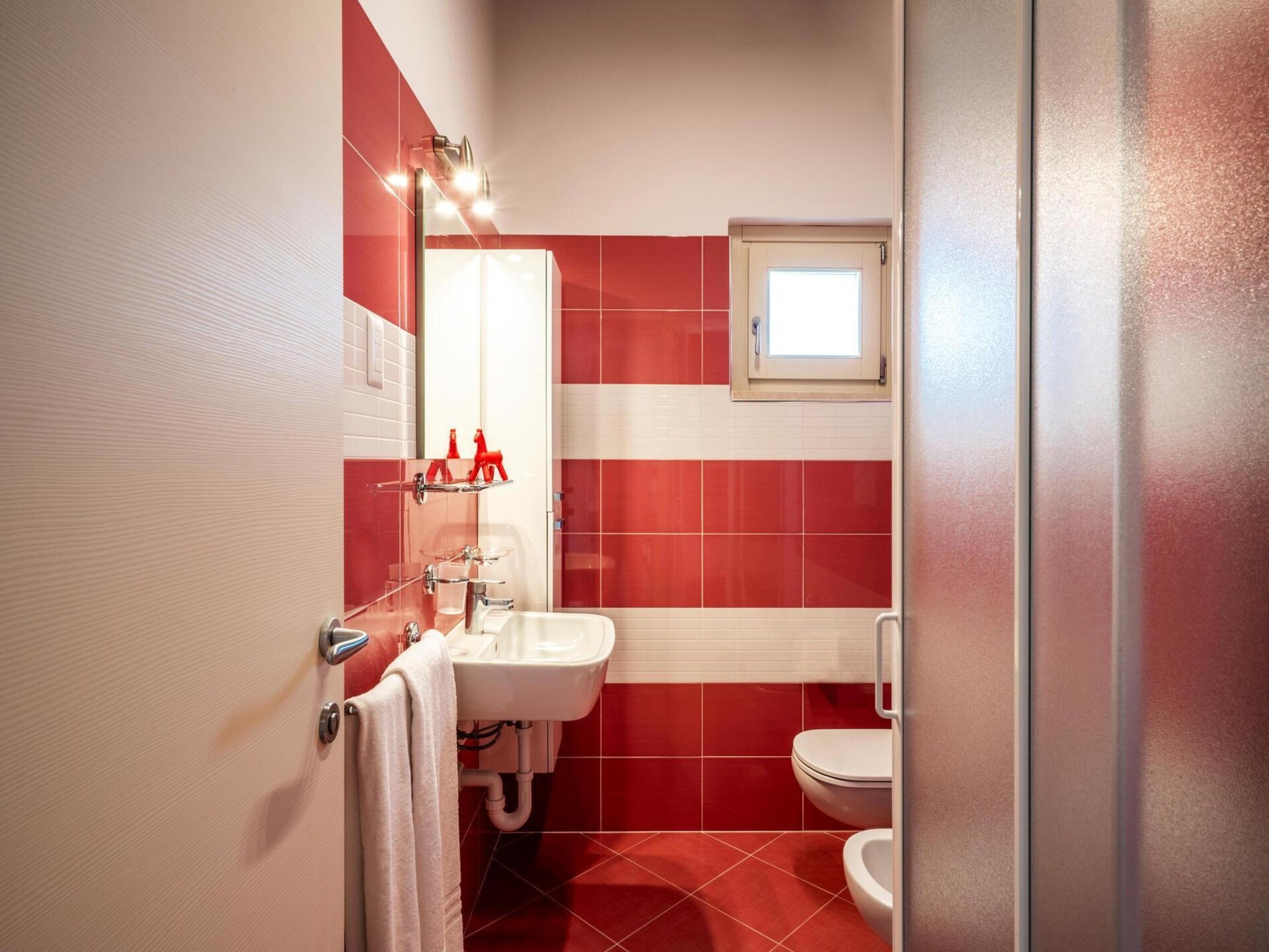 Luxe appartement voor 6 aan het Gardameer met zwembad en privéstrand - foto 16