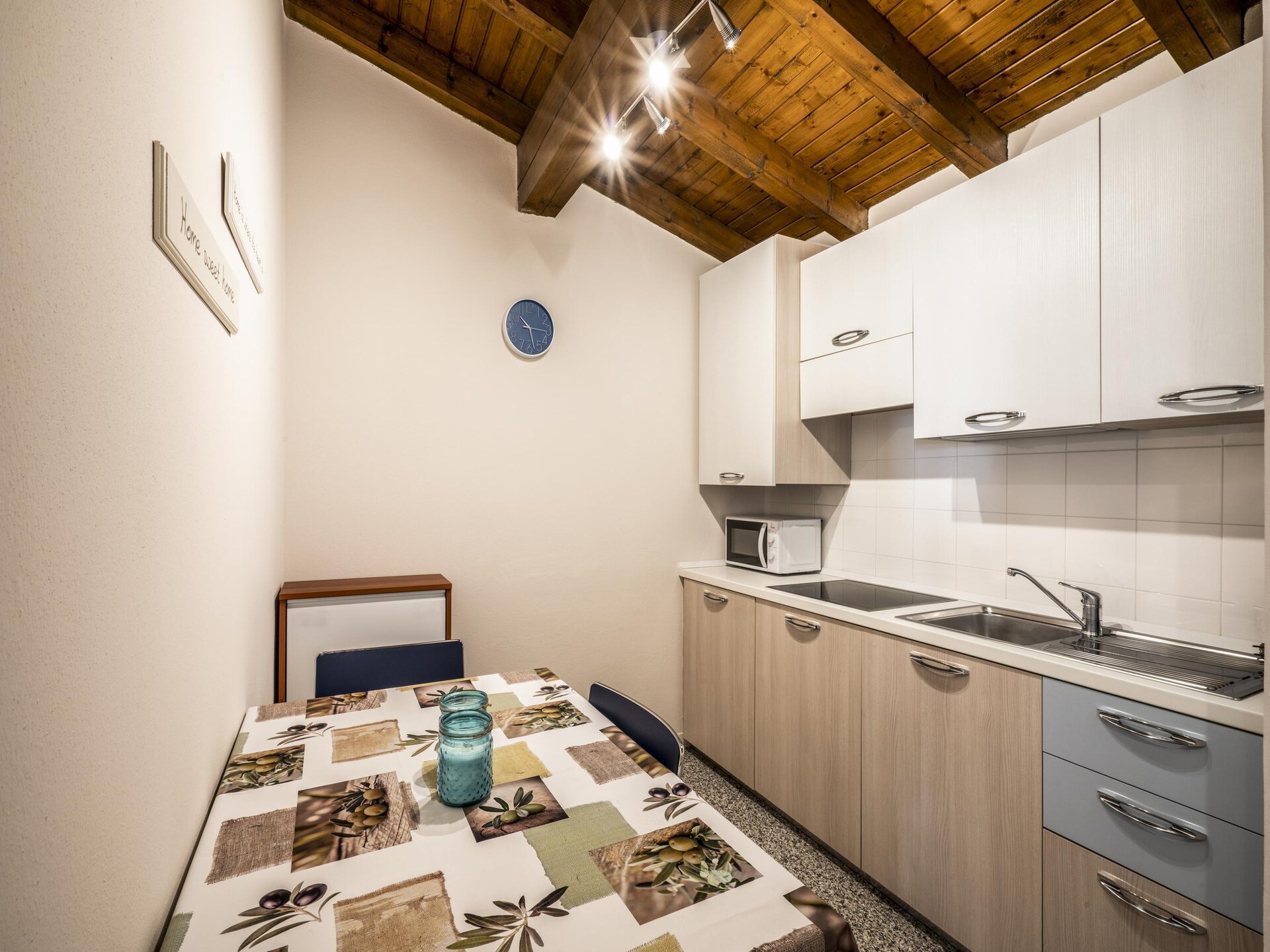 Luxe appartement voor 6 aan het Gardameer met zwembad en privéstrand - foto 10