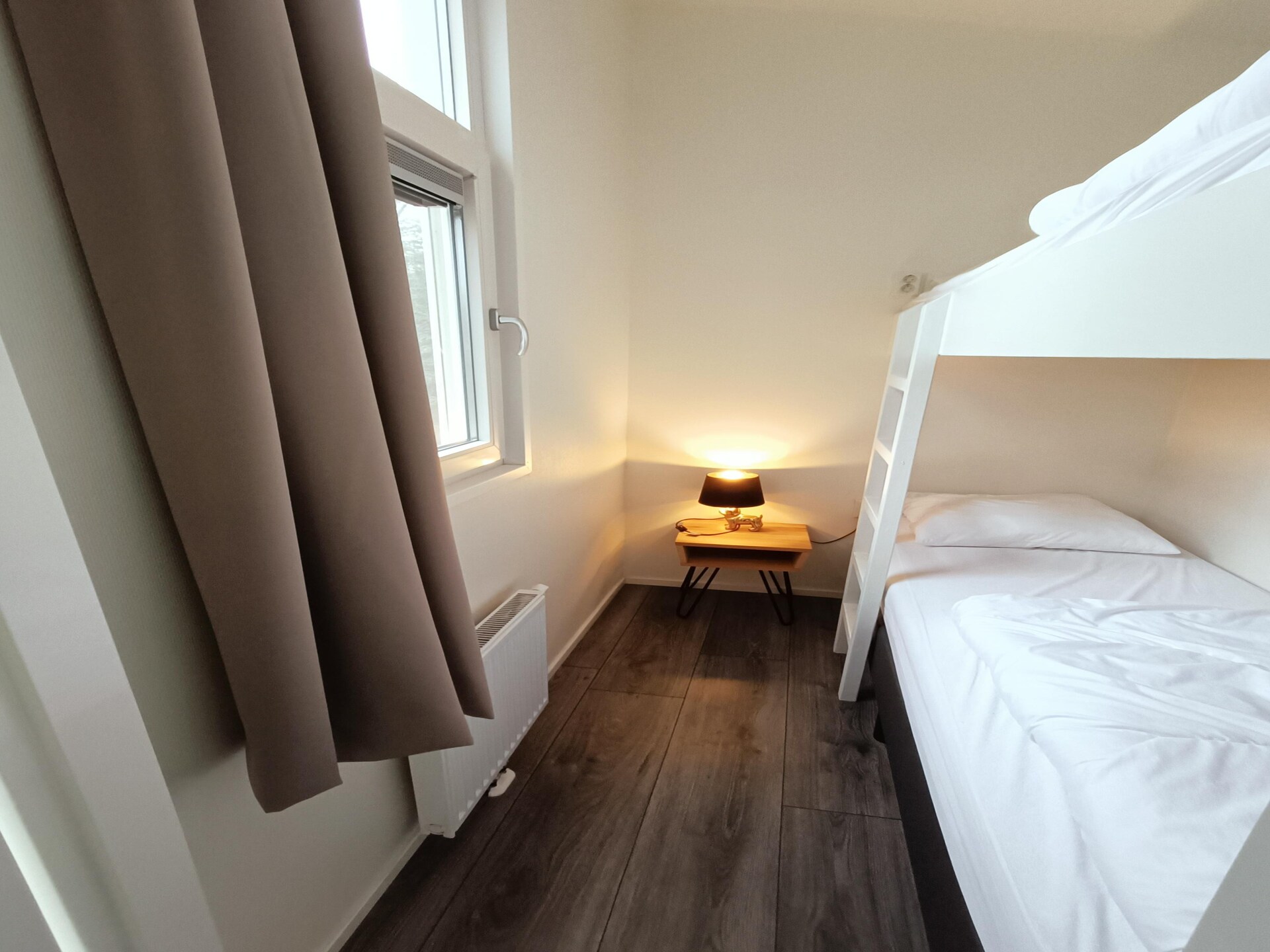 Gezinsvriendelijk chalet met uitzicht op speeltuin in Hoenderloo - foto 9