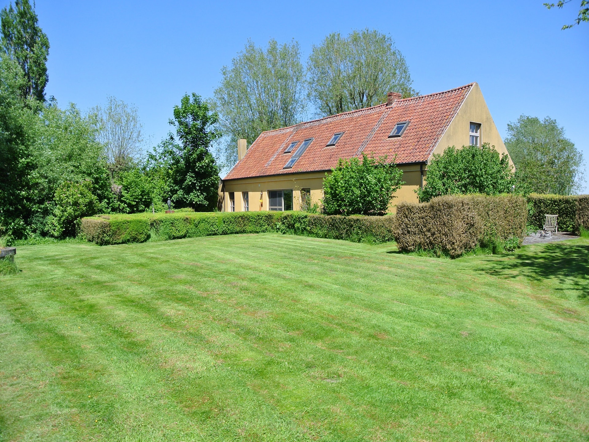 8-persoons vakantiehuis met vijver en tuin in Aartrijke - foto 11