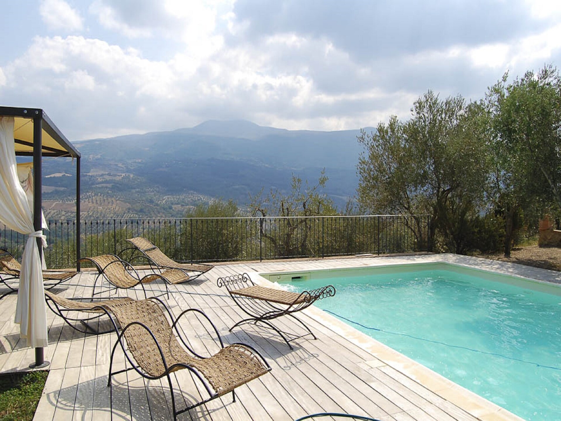 Ruim Toscaans vakantiehuis met privézwembad, sauna en jacuzzi in Seggiano - foto 11