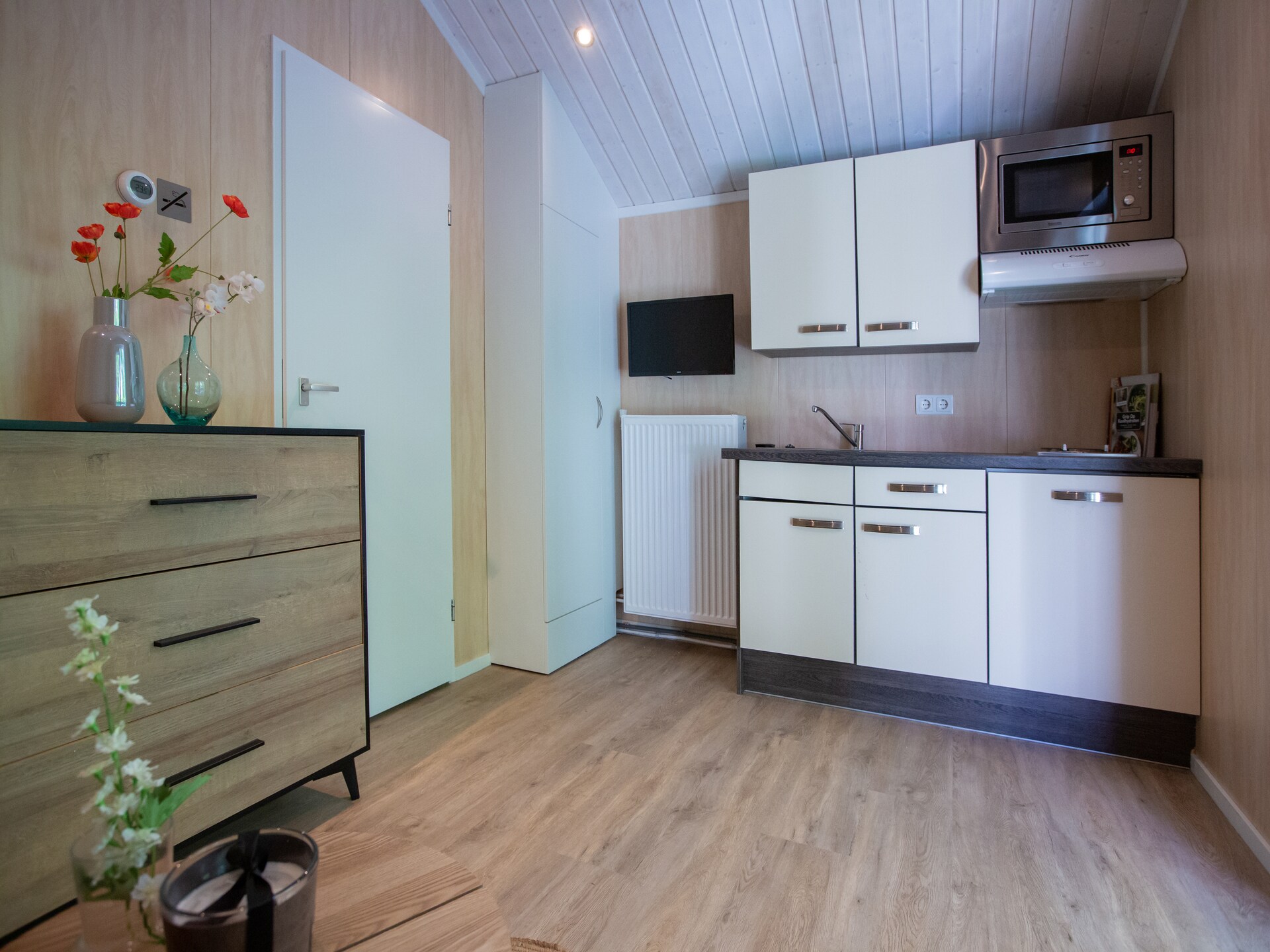 Tiny House in Oirschot: knus chalet met overdekt terras en zwembad - foto 4
