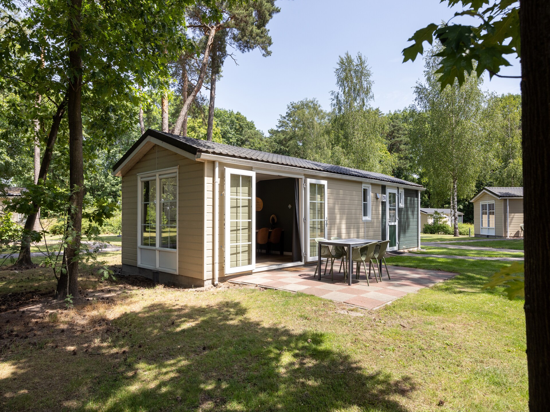 Vrijstaand chalet aan bosrand op autovrij vakantiepark in Vlierden - foto 12