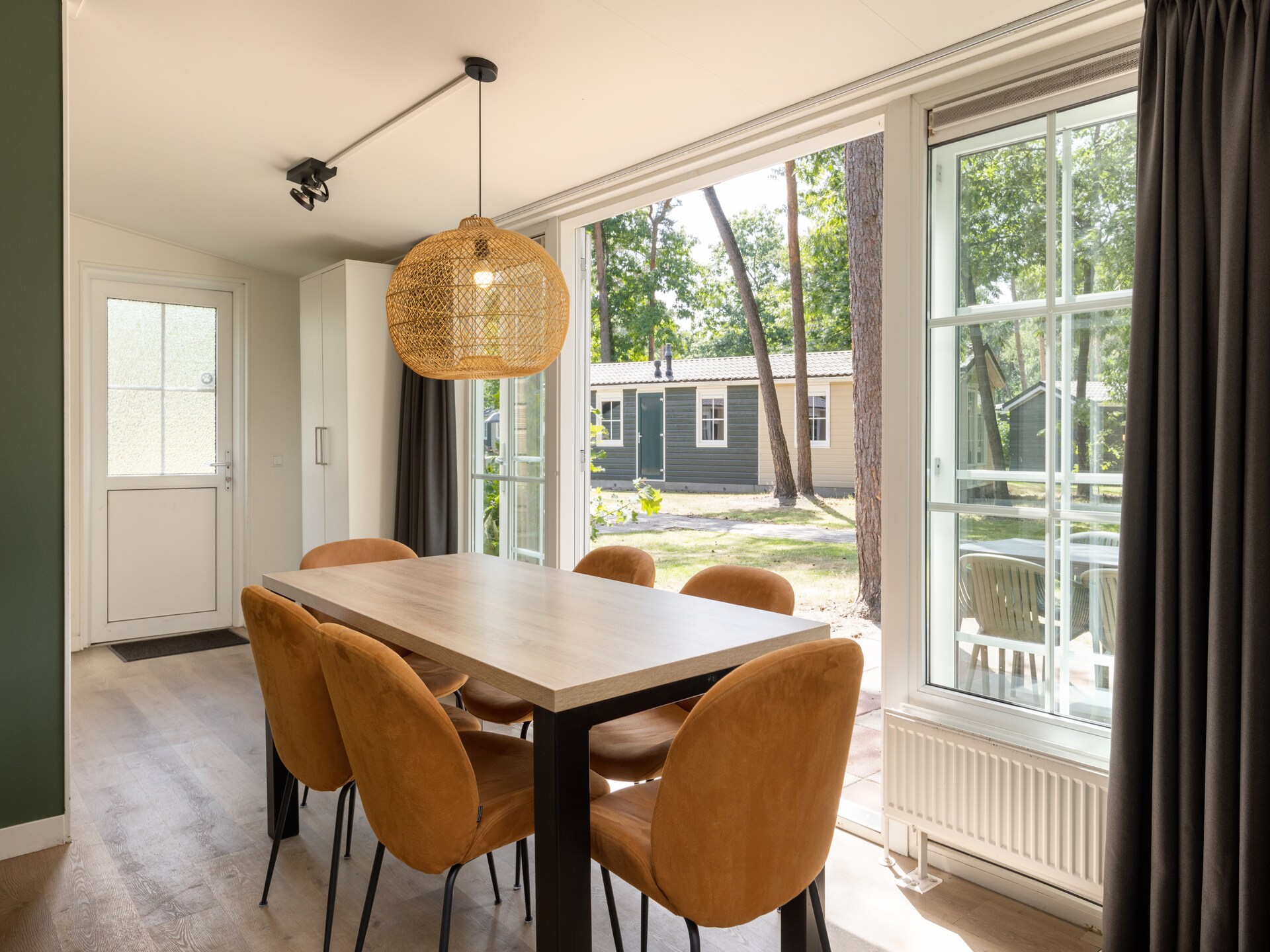 Vrijstaand chalet aan bosrand op autovrij vakantiepark in Vlierden - foto 11