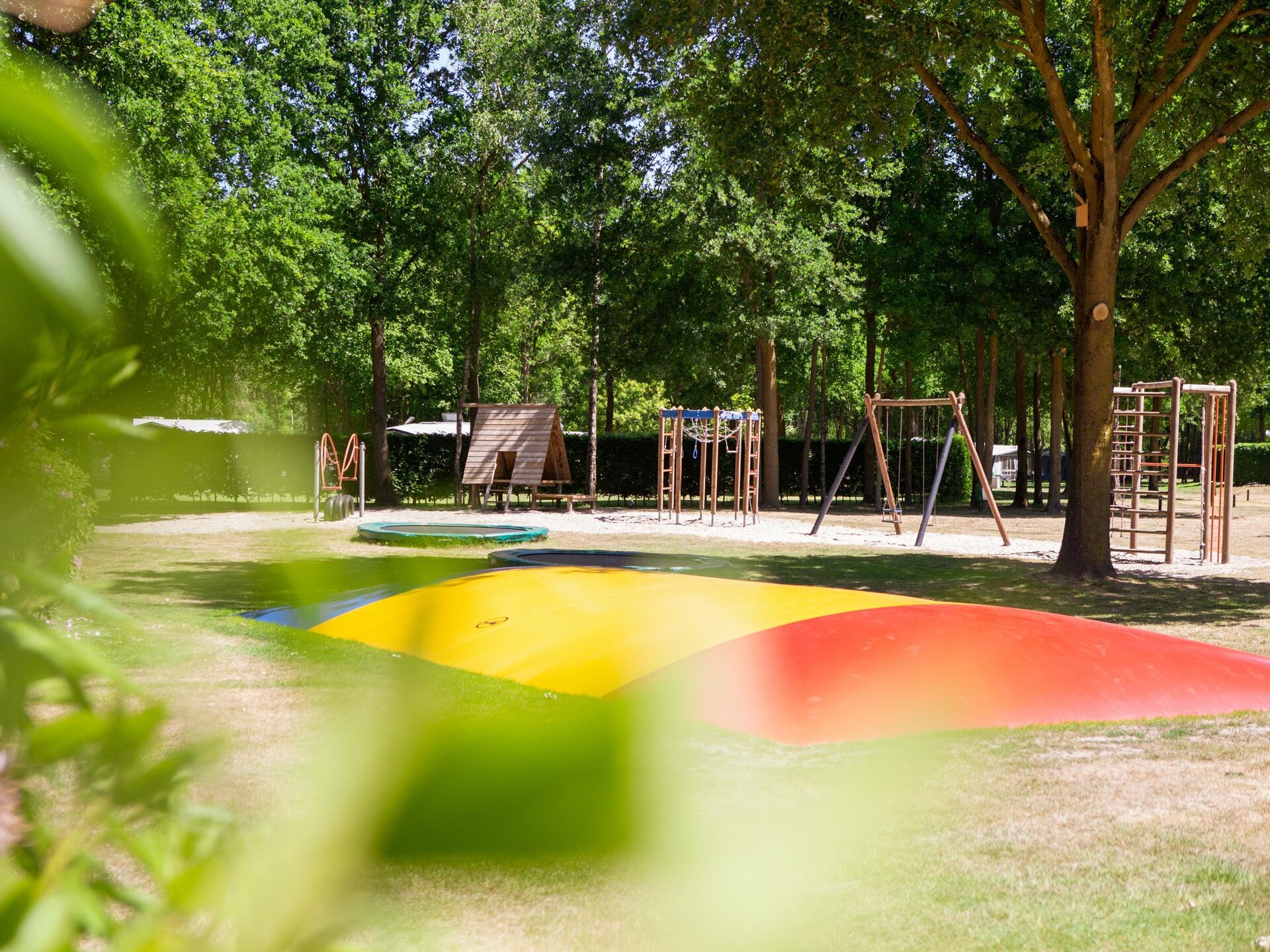 Charmante vrijstaande lodge op vakantiepark in groene omgeving Oirschot - foto 16