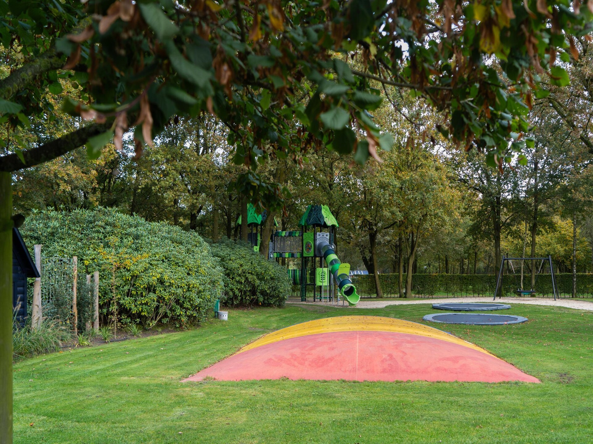 Charmante vrijstaande lodge op vakantiepark in groene omgeving Oirschot - foto 17