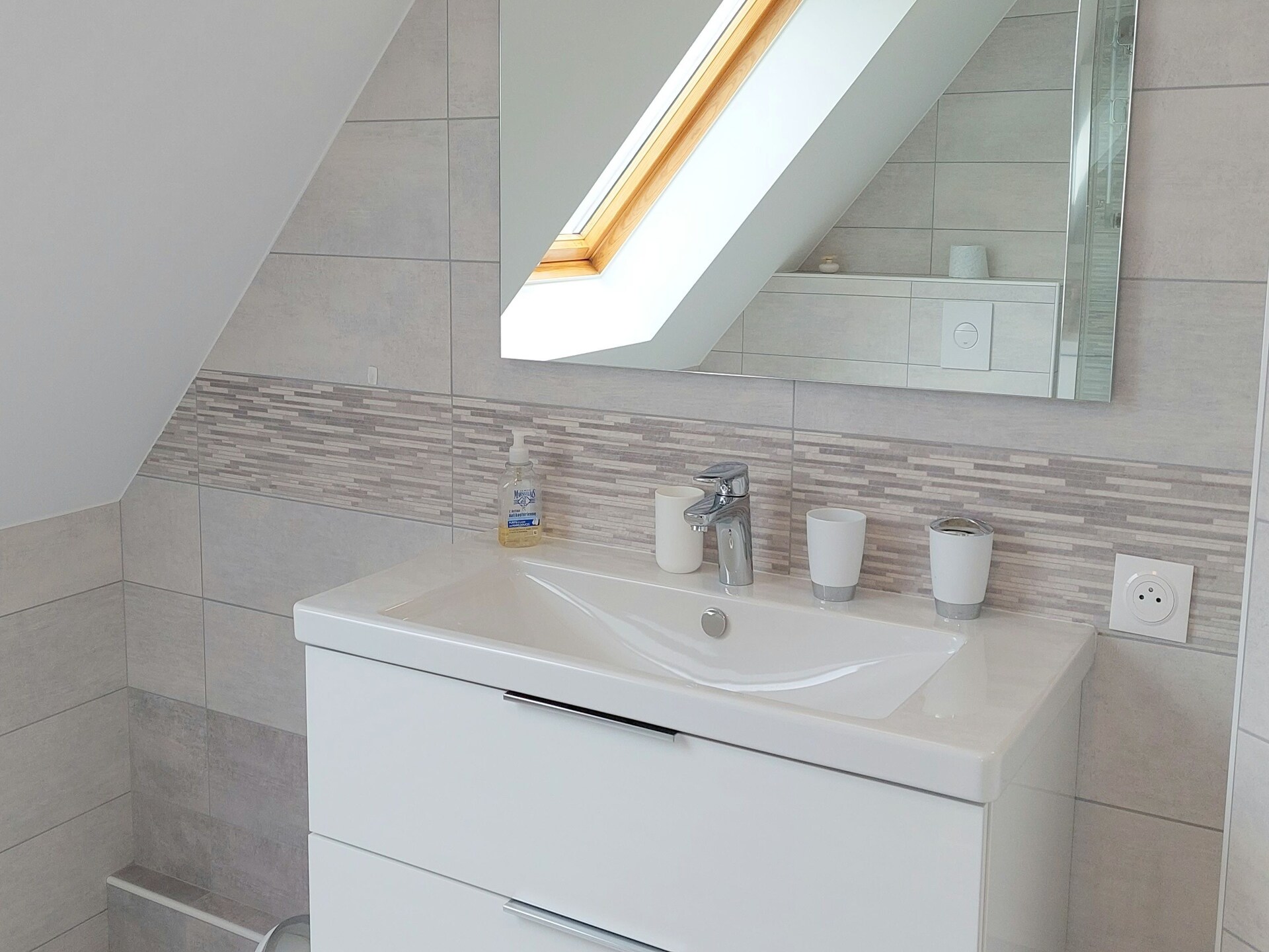 Op 950 m van zee: Modern vakantiehuis met jacuzzi in Plouarzel - foto 11