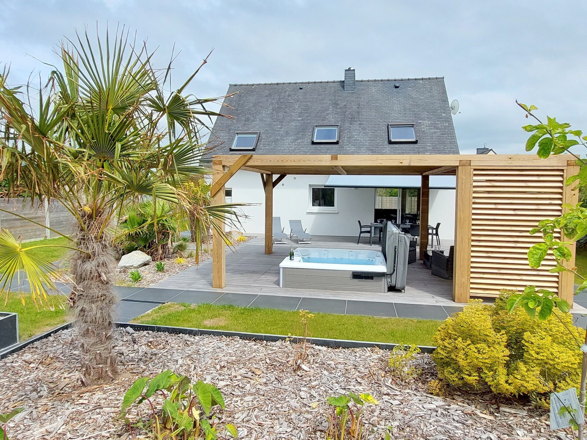 Op 950 m van zee: Modern vakantiehuis met jacuzzi in Plouarzel - foto 17