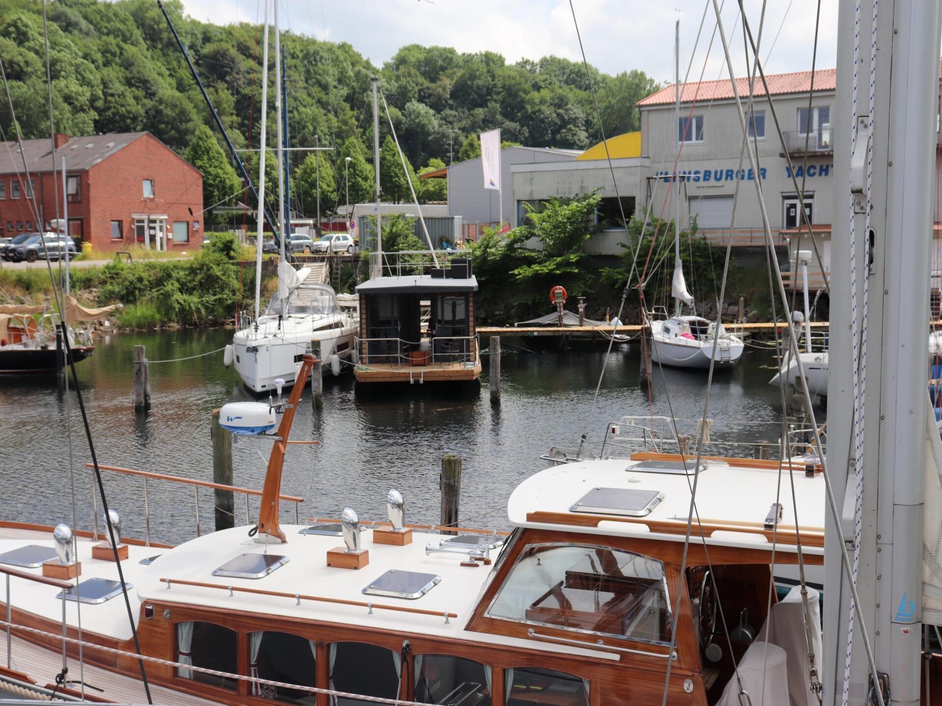 Moderne woonboot met dakterras en panoramisch havenzicht in Flensburg - foto 22