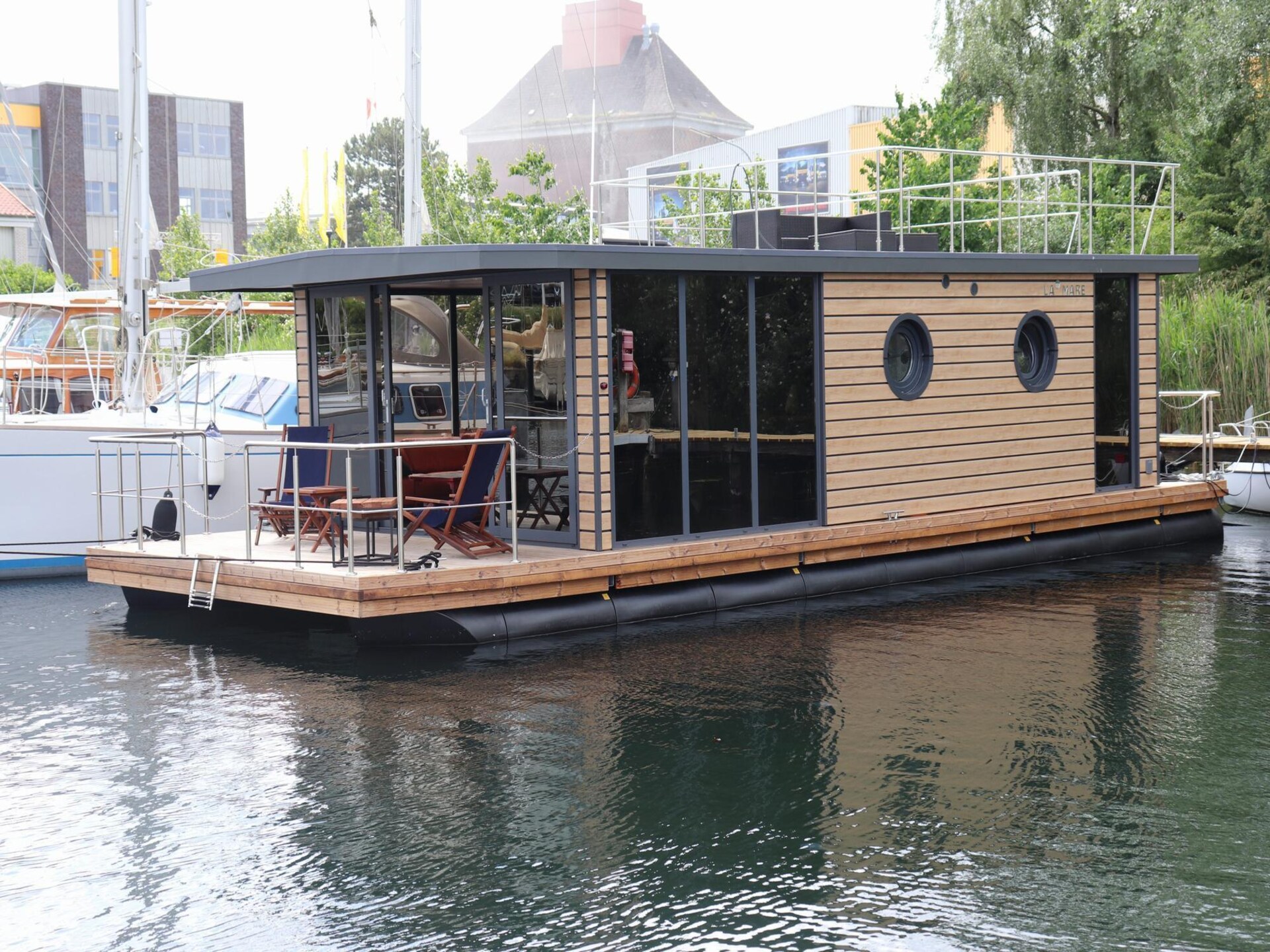 Moderne woonboot met dakterras en panoramisch havenzicht in Flensburg - foto 2