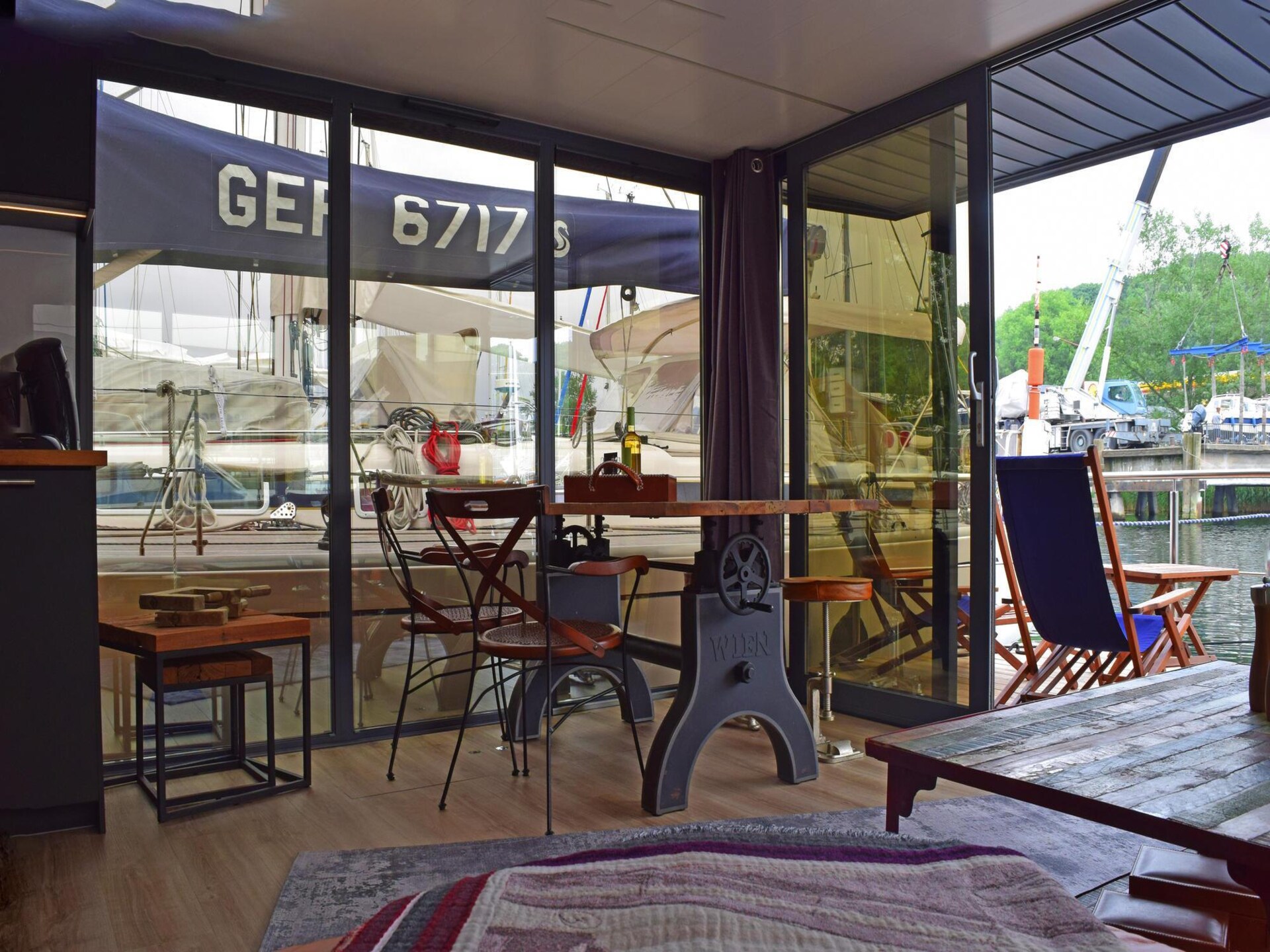 Moderne woonboot met dakterras en panoramisch havenzicht in Flensburg - foto 7