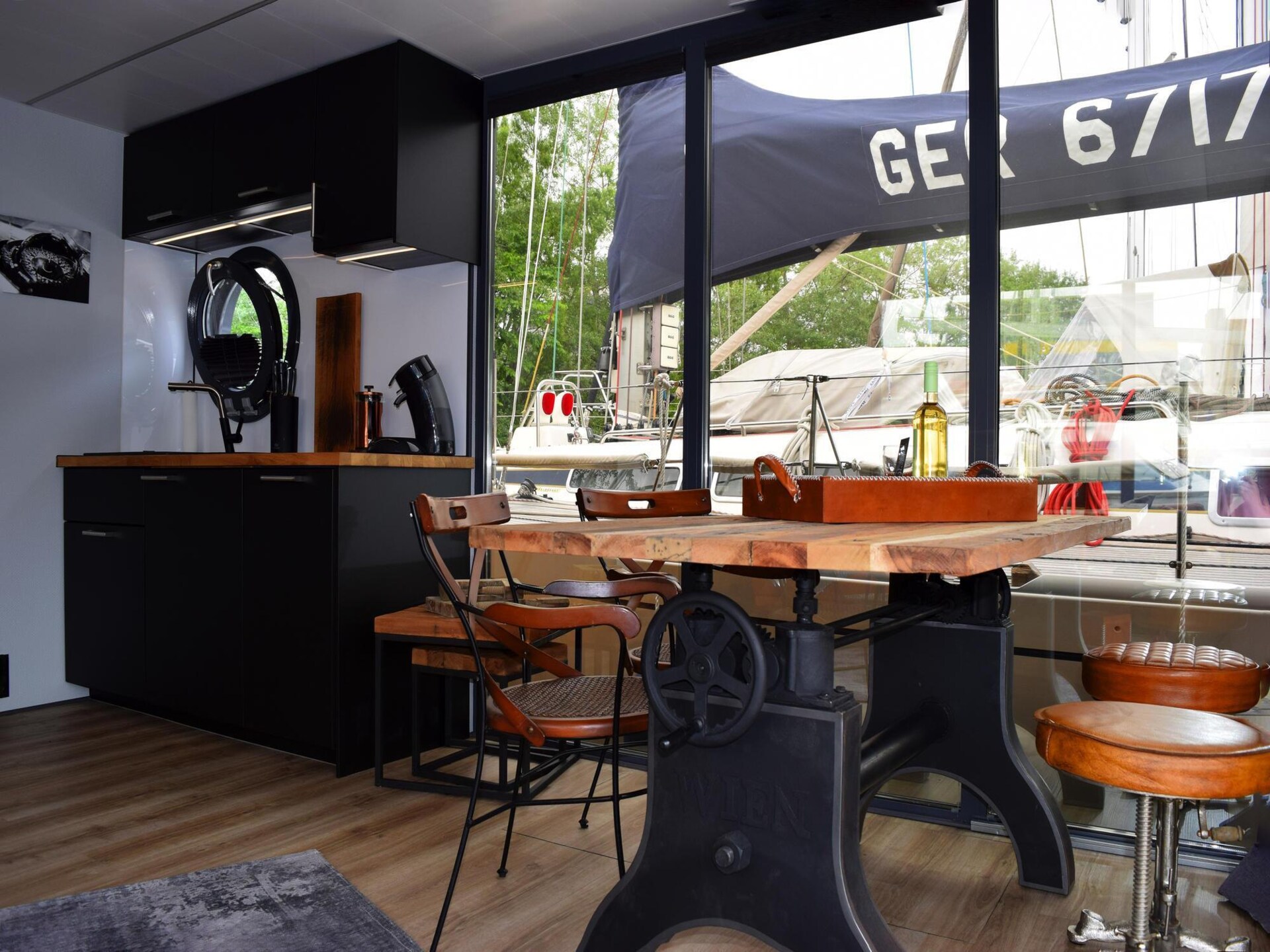 Moderne woonboot met dakterras en panoramisch havenzicht in Flensburg - foto 10