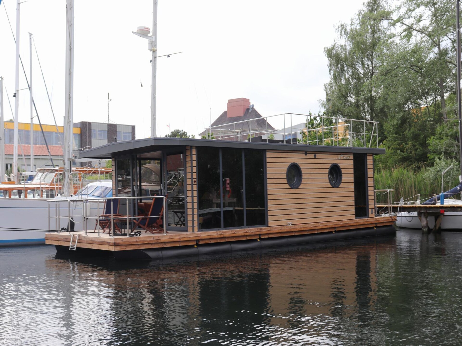Moderne woonboot met dakterras en panoramisch havenzicht in Flensburg - foto 3