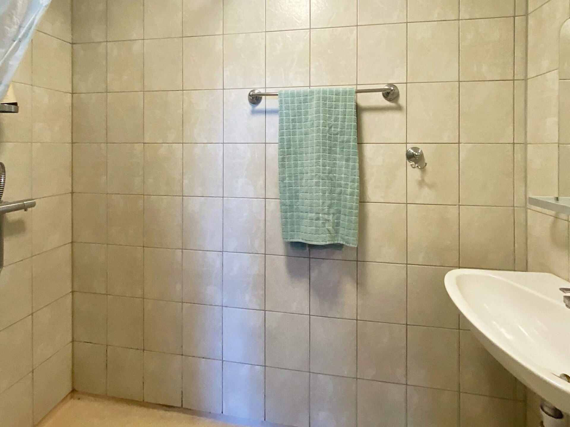 Knus vakantiehuisje bij meer op golfbaan in Skirö, Småland - foto 37