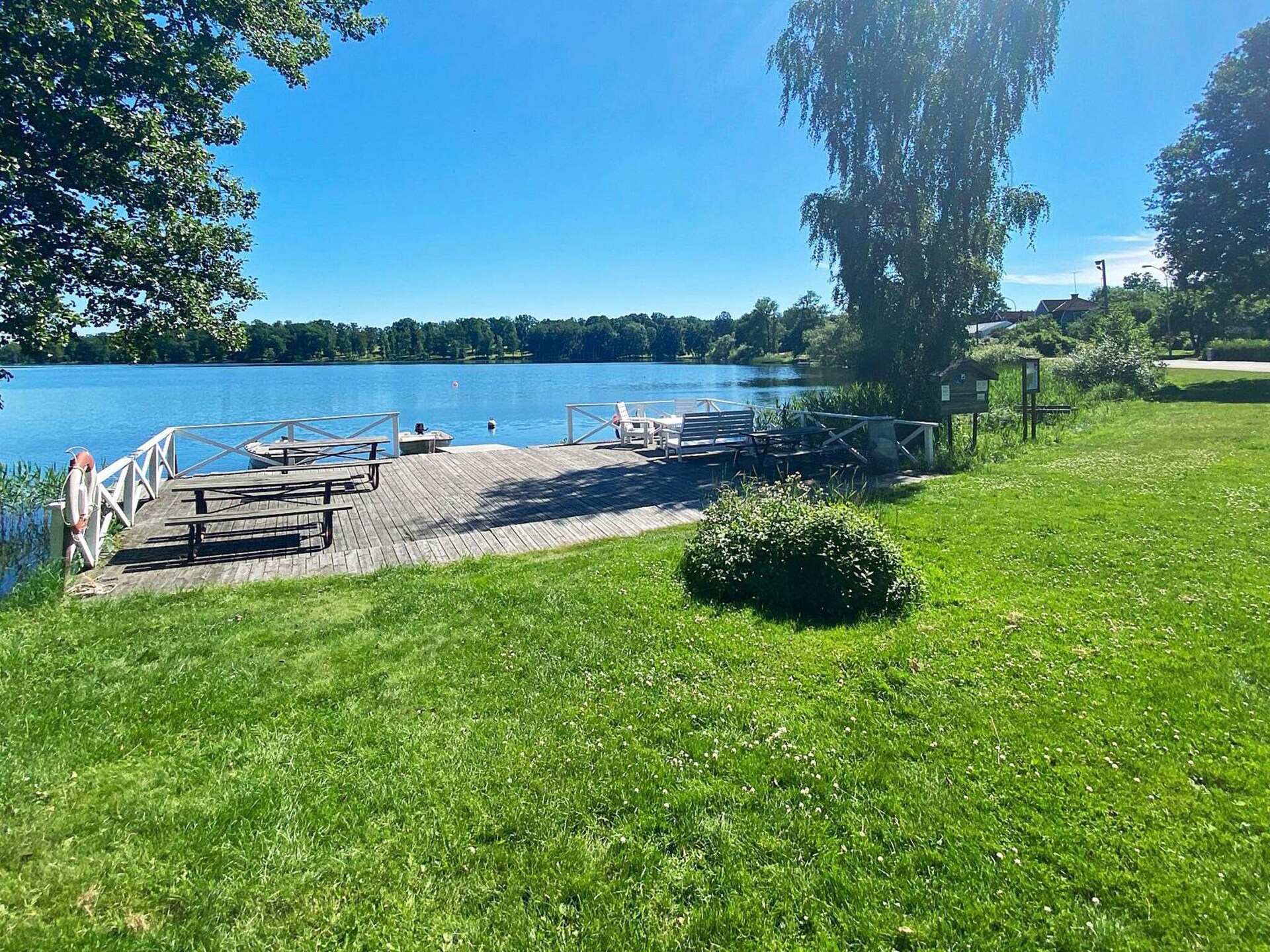 Knus vakantiehuisje bij meer op golfbaan in Skirö, Småland - foto 17