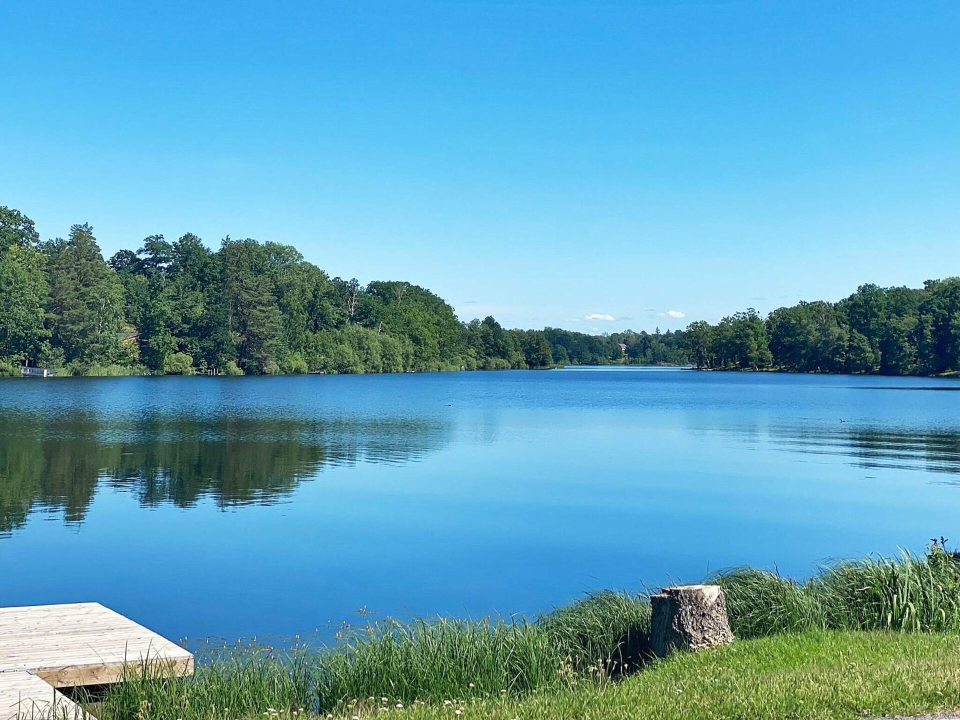 Knus vakantiehuisje bij meer op golfbaan in Skirö, Småland - foto 18