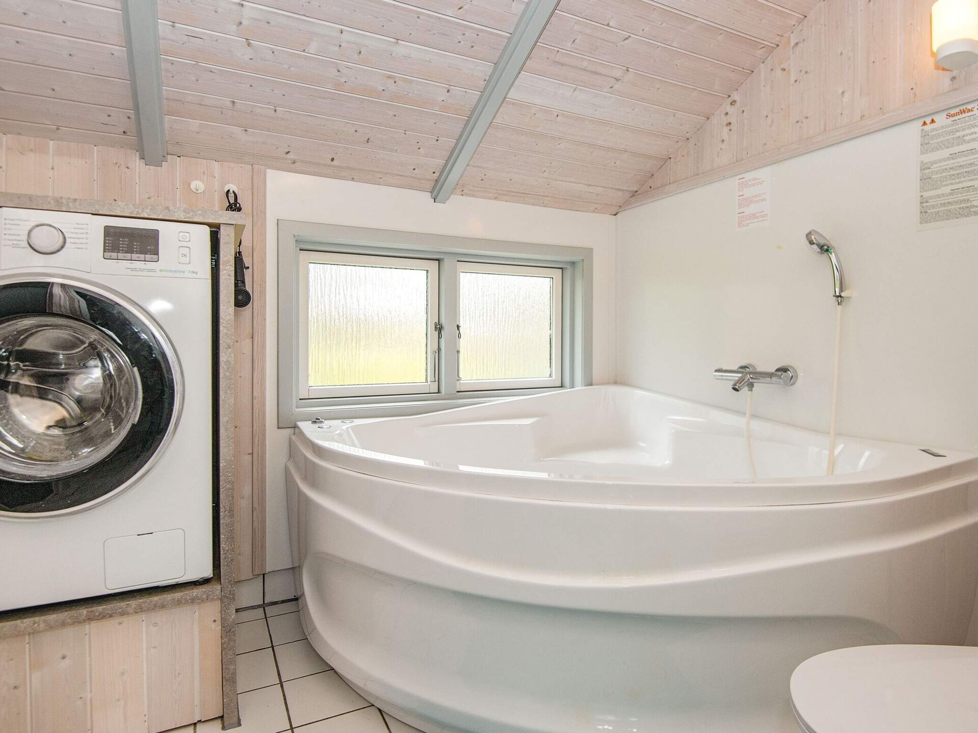 Vrijstaand vakantiehuis met sauna en whirlpool op 300 meter van het fjord - foto 23