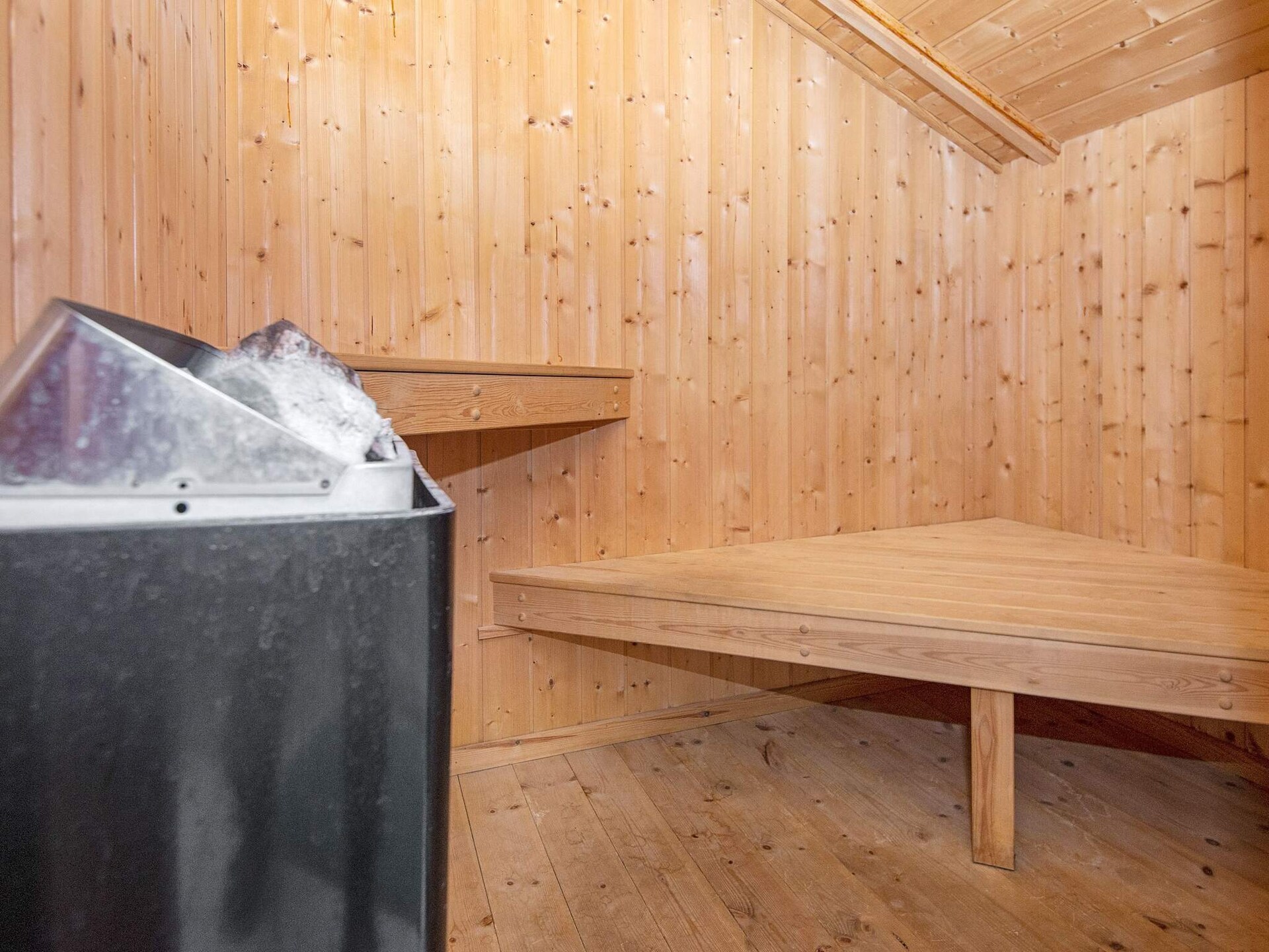 Vrijstaand vakantiehuis met sauna en whirlpool op 300 meter van het fjord - foto 37