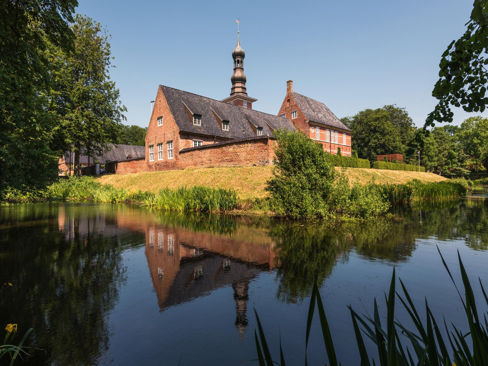 Appartement am Torhaus: Stijlvol verblijf aan het kasteelpark in Husum - foto 21