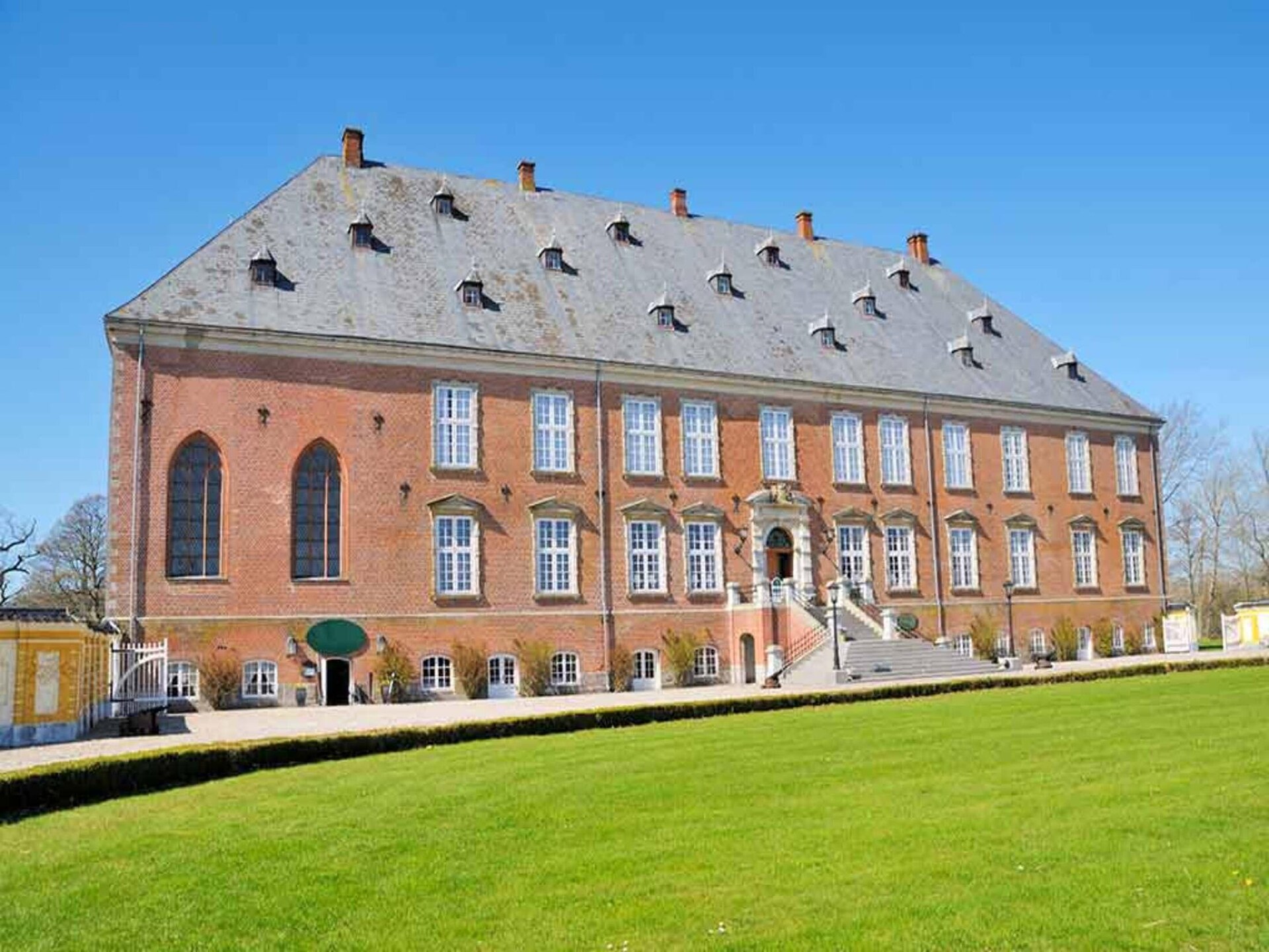 Appartement am Torhaus: Stijlvol verblijf aan het kasteelpark in Husum - foto 17