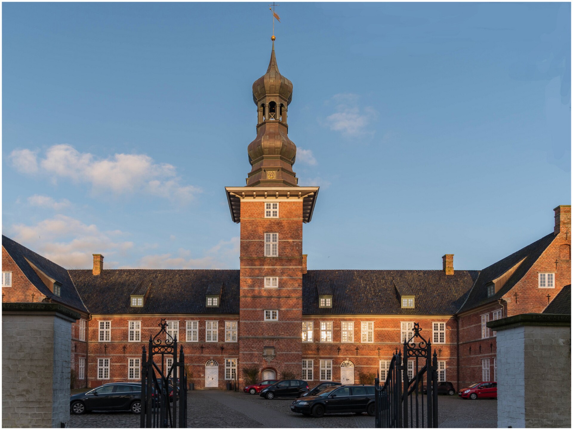 Appartement am Torhaus: Stijlvol verblijf aan het kasteelpark in Husum - foto 18
