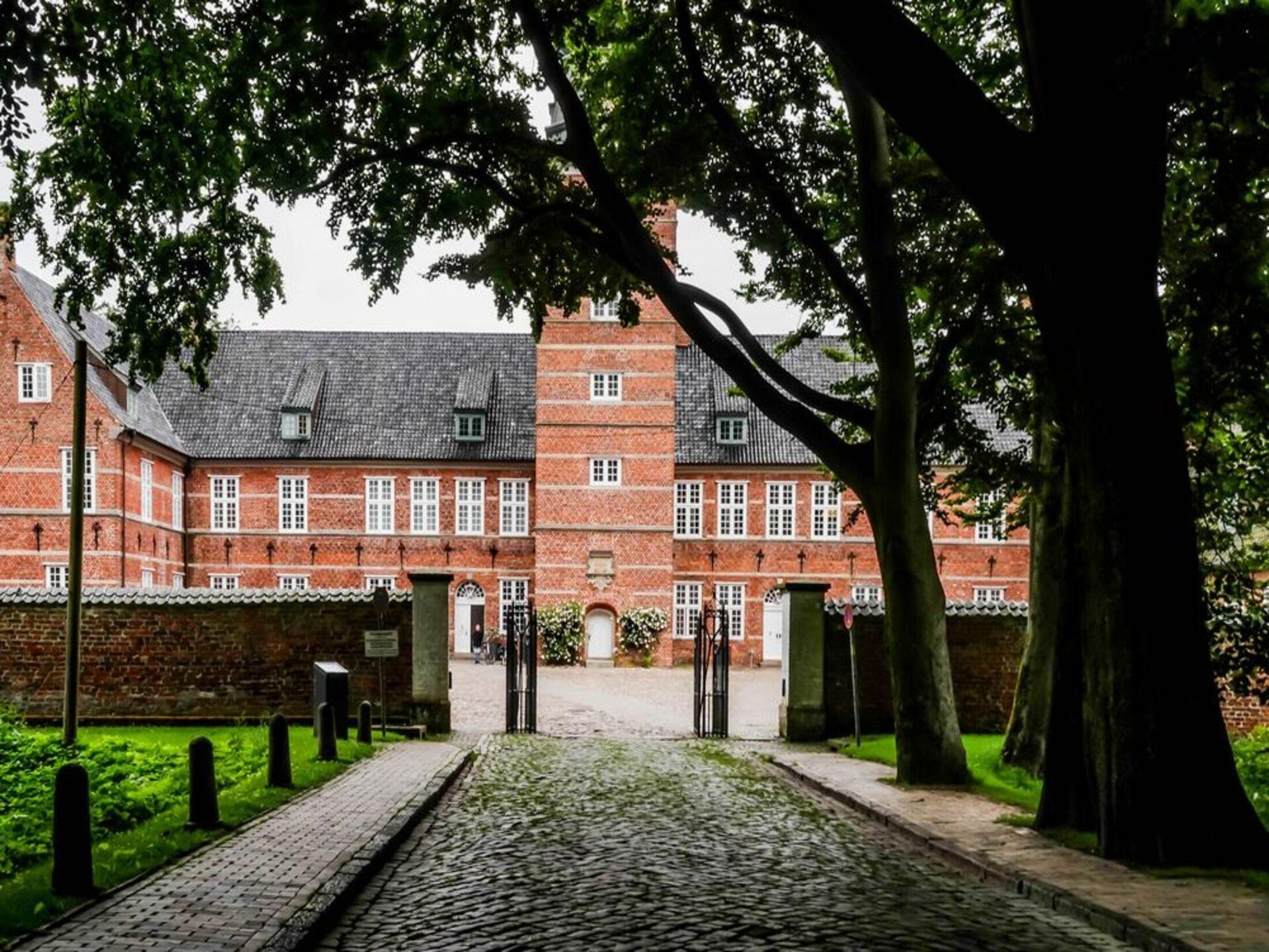 Appartement am Torhaus: Stijlvol verblijf aan het kasteelpark in Husum - foto 19
