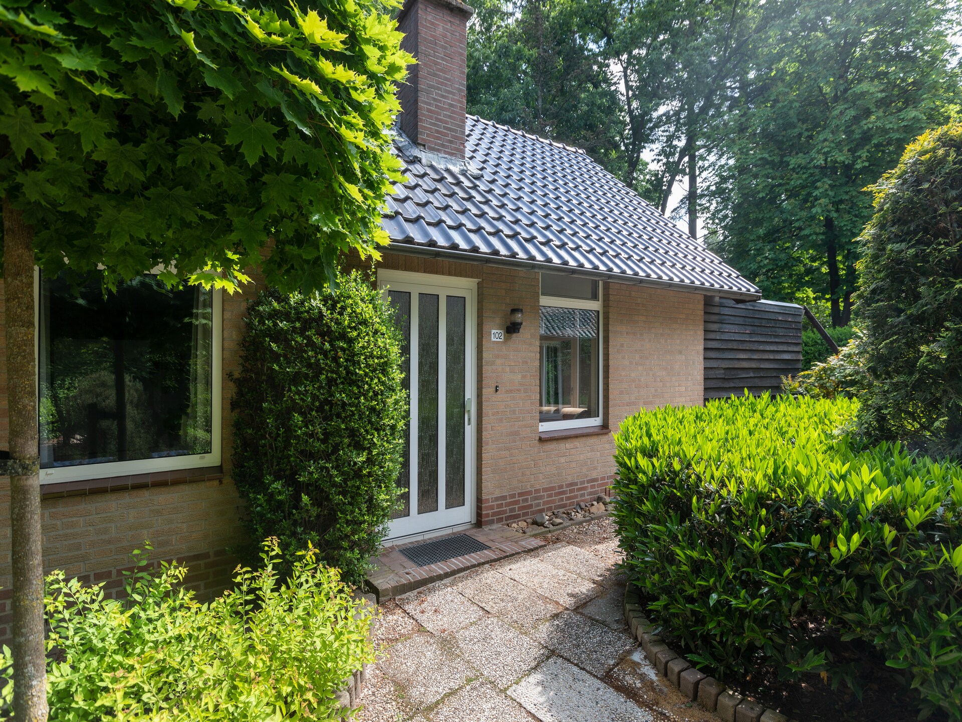 Vakantie bij Meeussen: Charmante boshut met open haard in Mook - foto 11