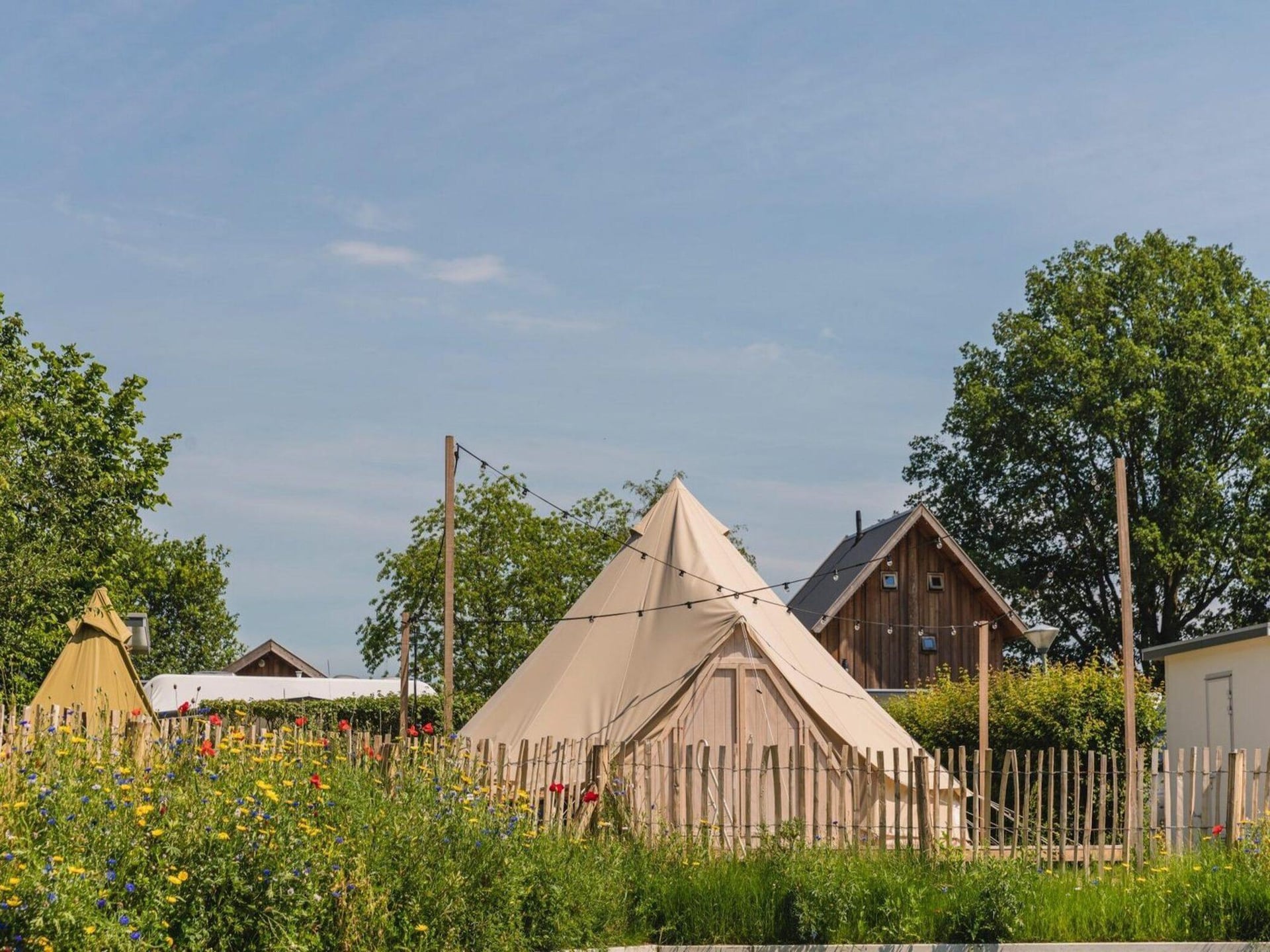 Wellness glamping aan de rivier de Regge in Zuna - foto 1