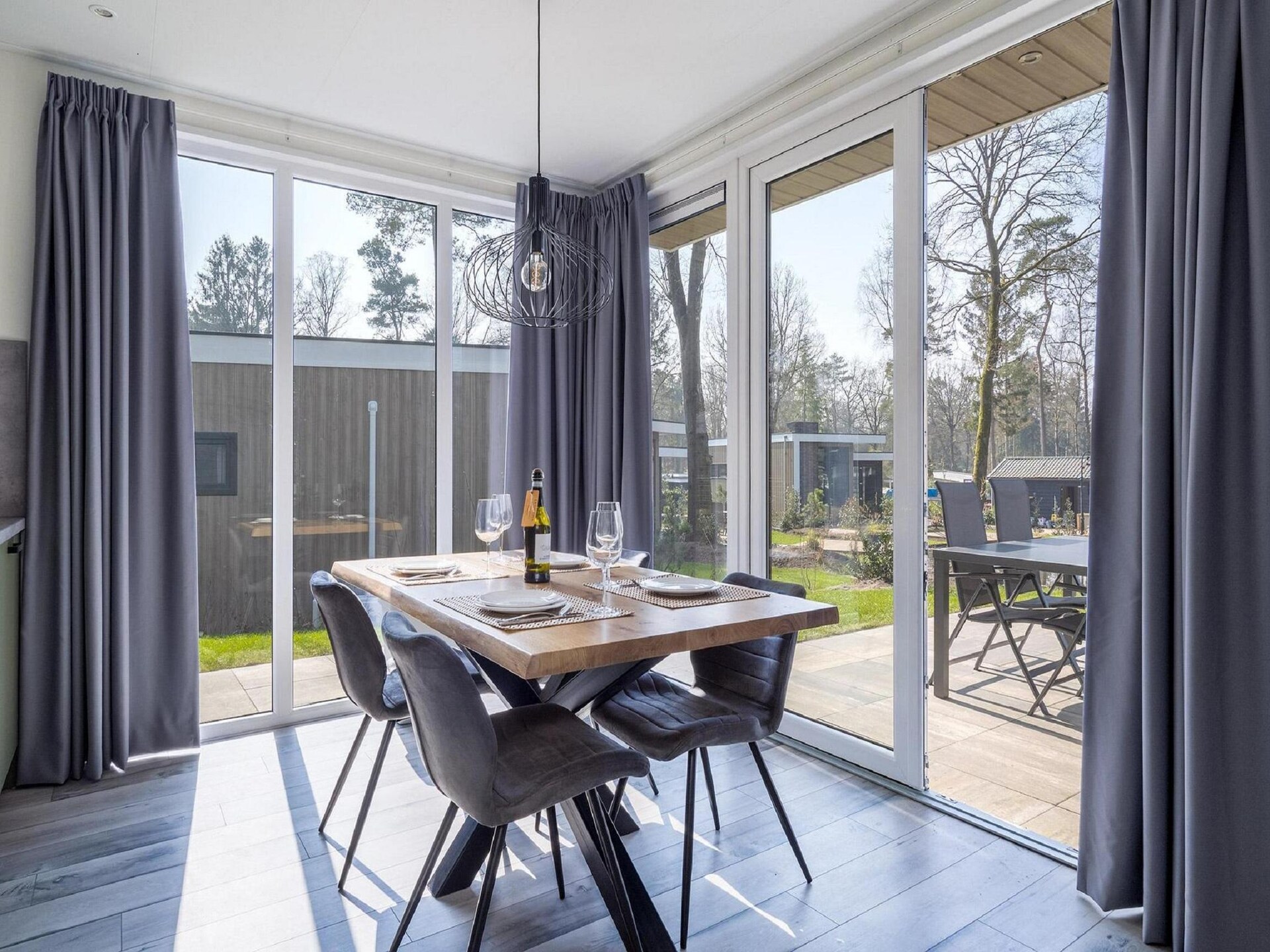 Luxe bosvilla met terras op rustig vakantiepark in Hoenderloo - foto 3