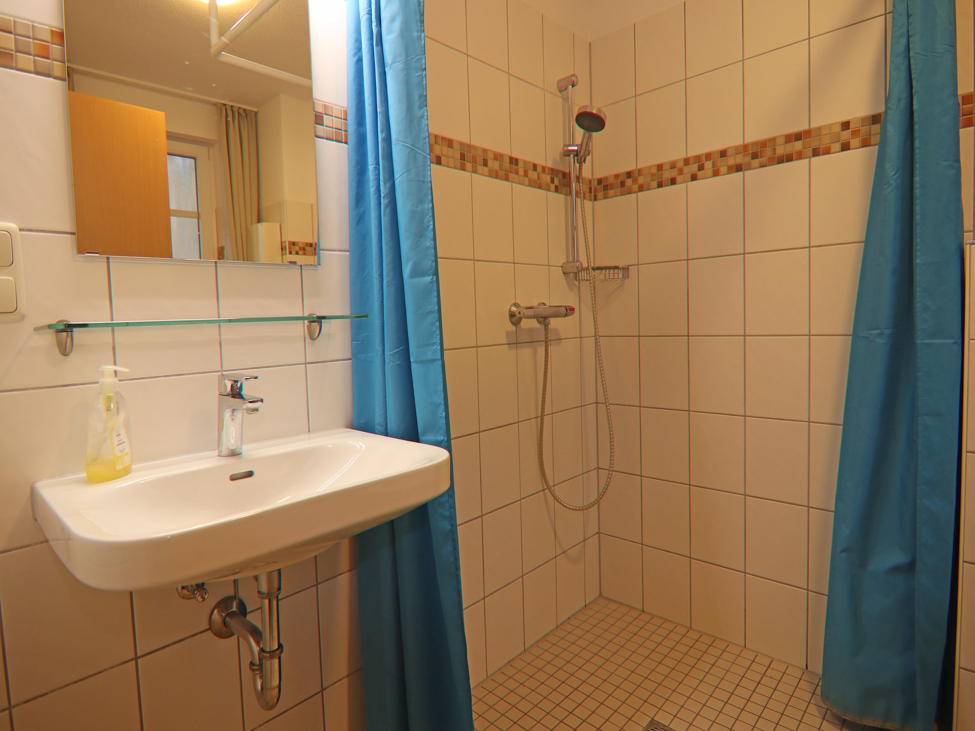Op 300 m van zee: Ruim appartement in Trassenheide voor 8 personen - foto 45