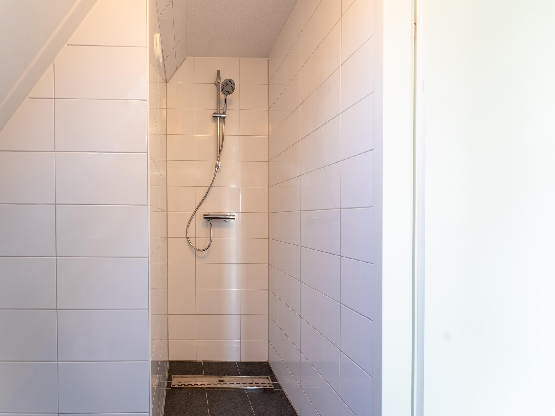 Stijlvol vakantiehuis De Smient: luxe, rust en hondvriendelijk strand op 450m - foto 29