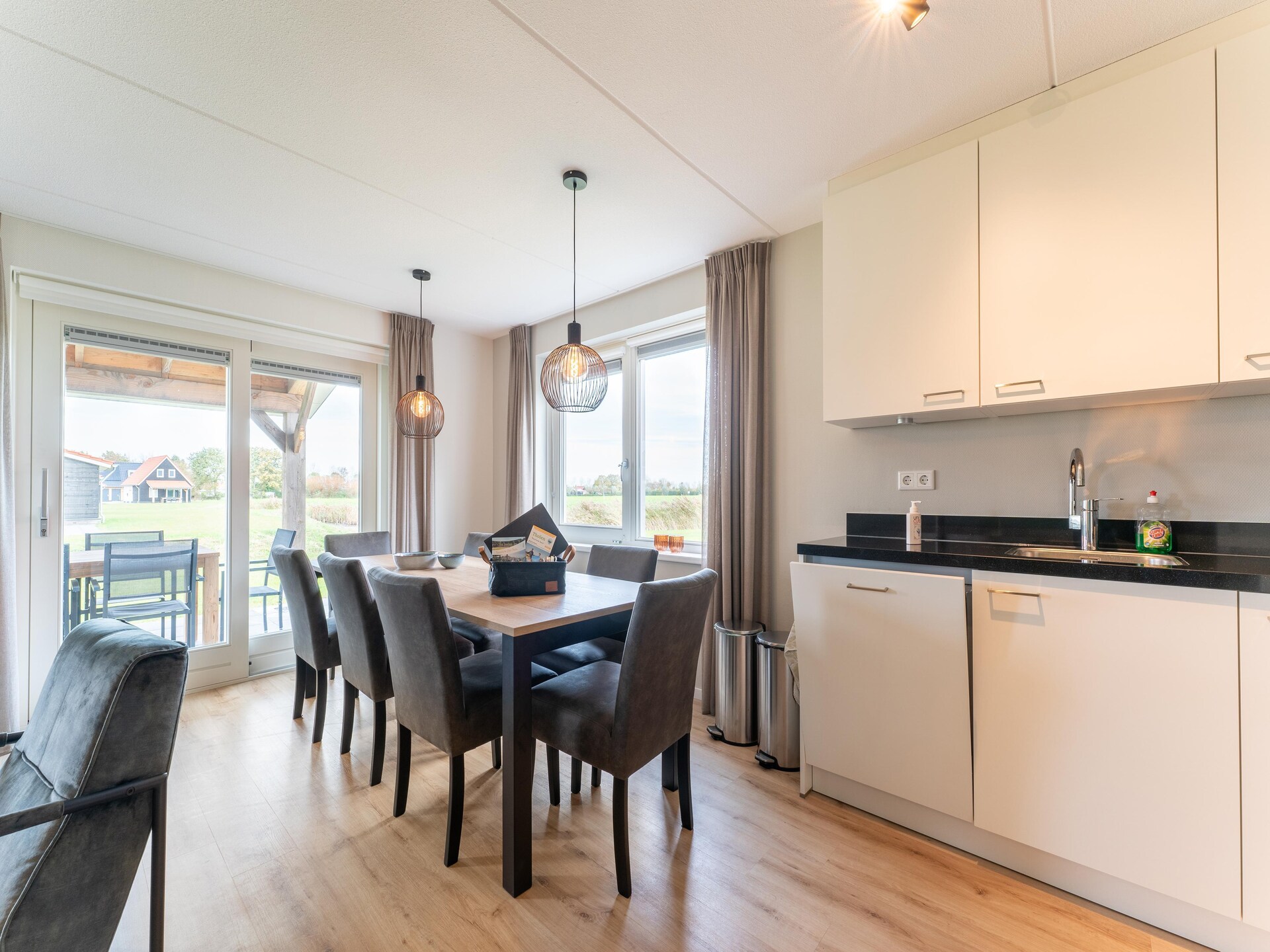 Luxe wellnessvakantiehuis De Reiger met bubbelbad, 300m van het strand - foto 2