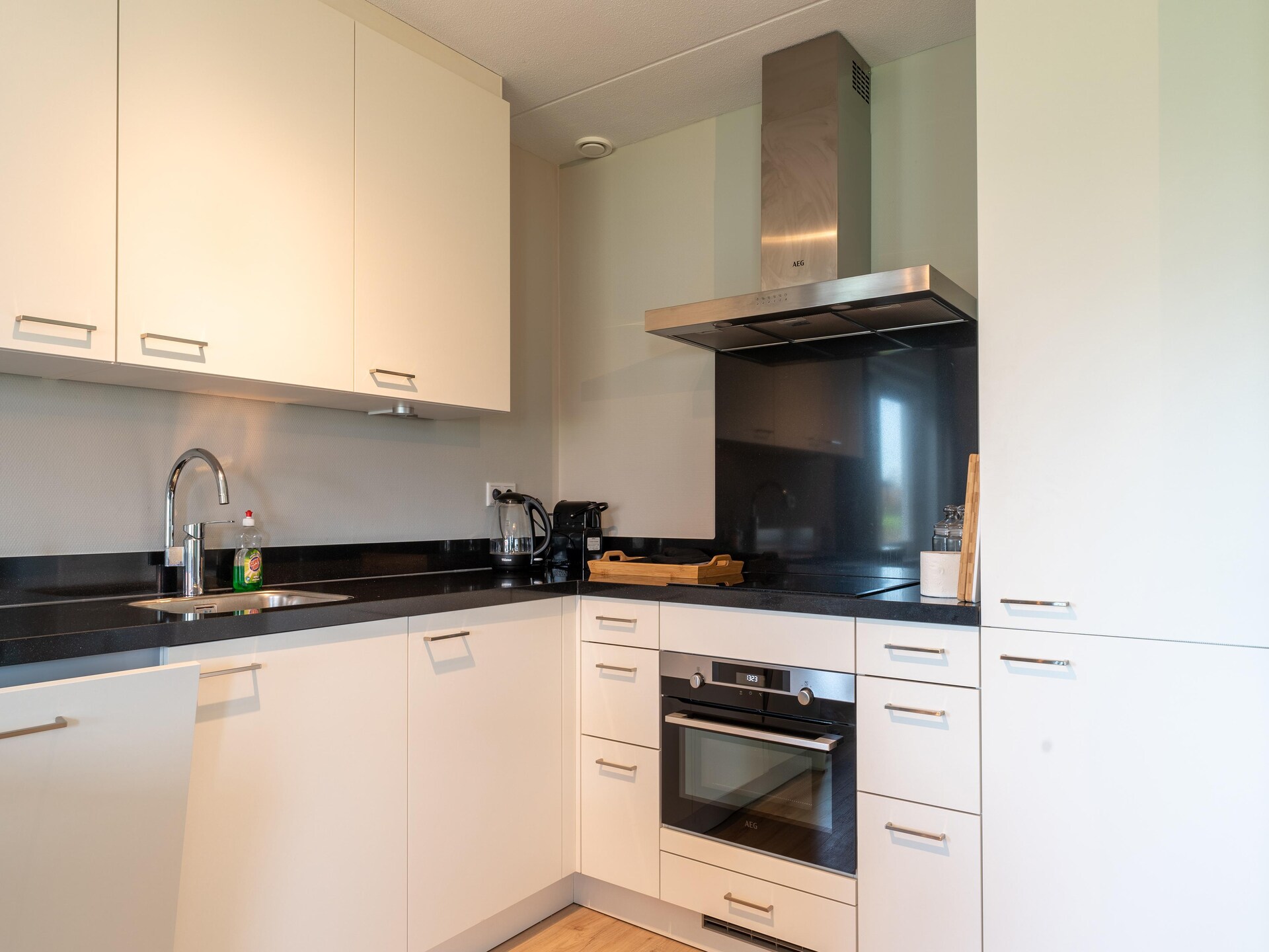 Luxe wellnessvakantiehuis De Reiger met bubbelbad, 300m van het strand - foto 11