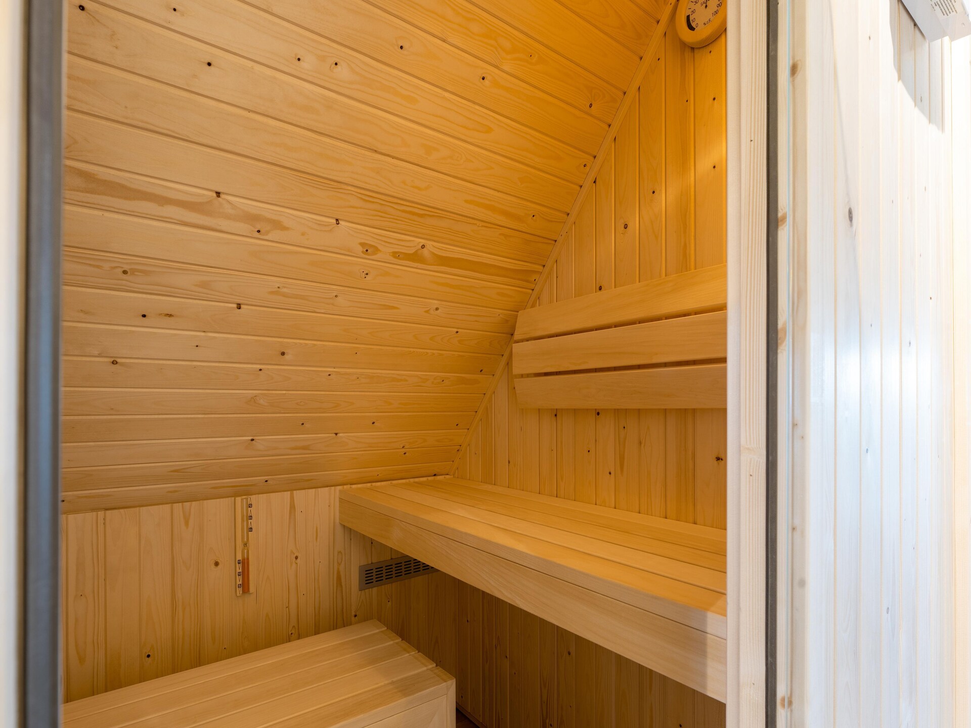 Luxe wellnessvakantiehuis De Reiger met bubbelbad, 300m van het strand - foto 39