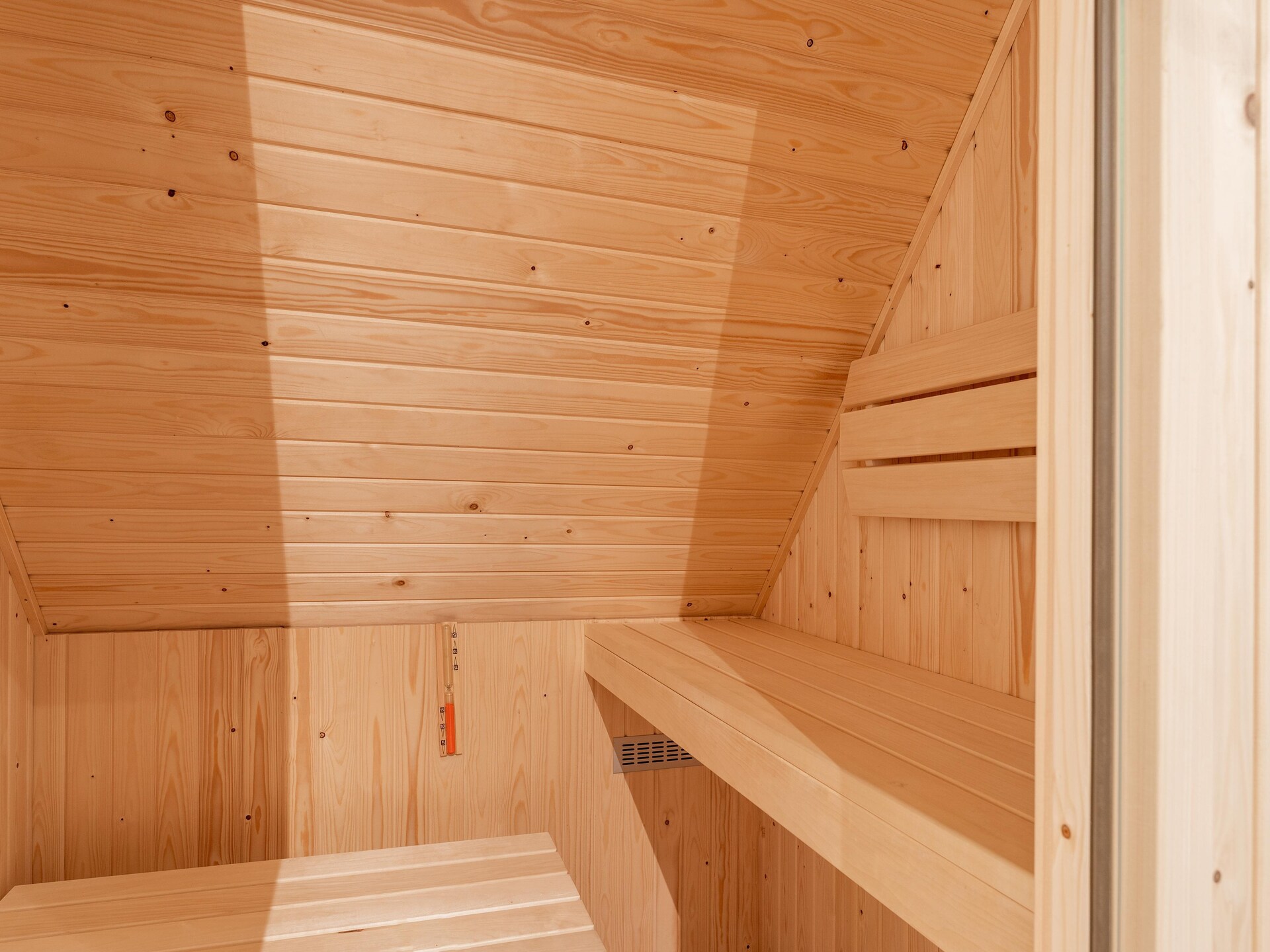 De Pelikaan: luxe vakantiehuis met sauna en bubbelbad aan de Zeeuwse kust - foto 35