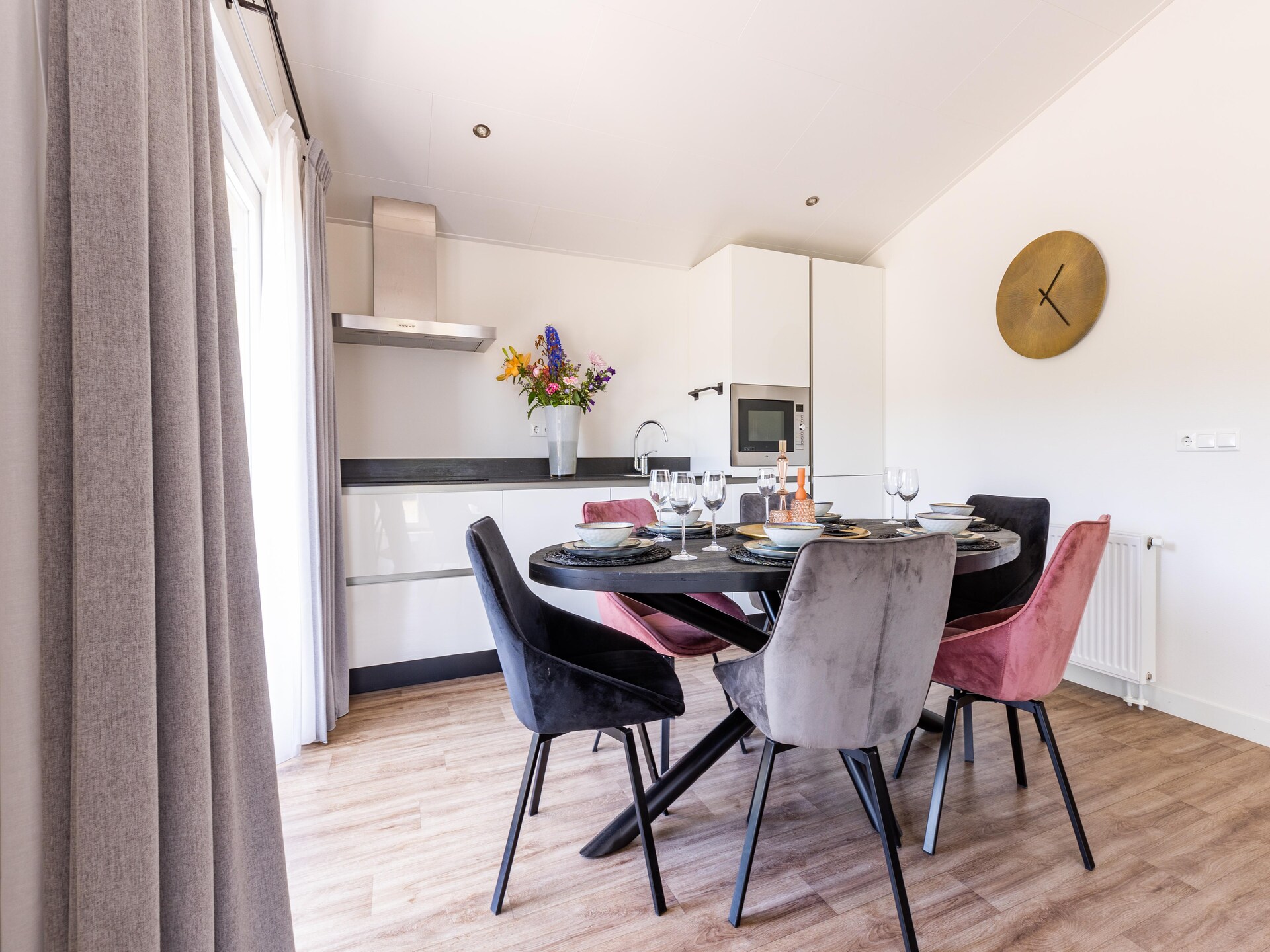 Modern chalet aan het water met hondenvriendelijke tuin in Veldhoven - foto 7