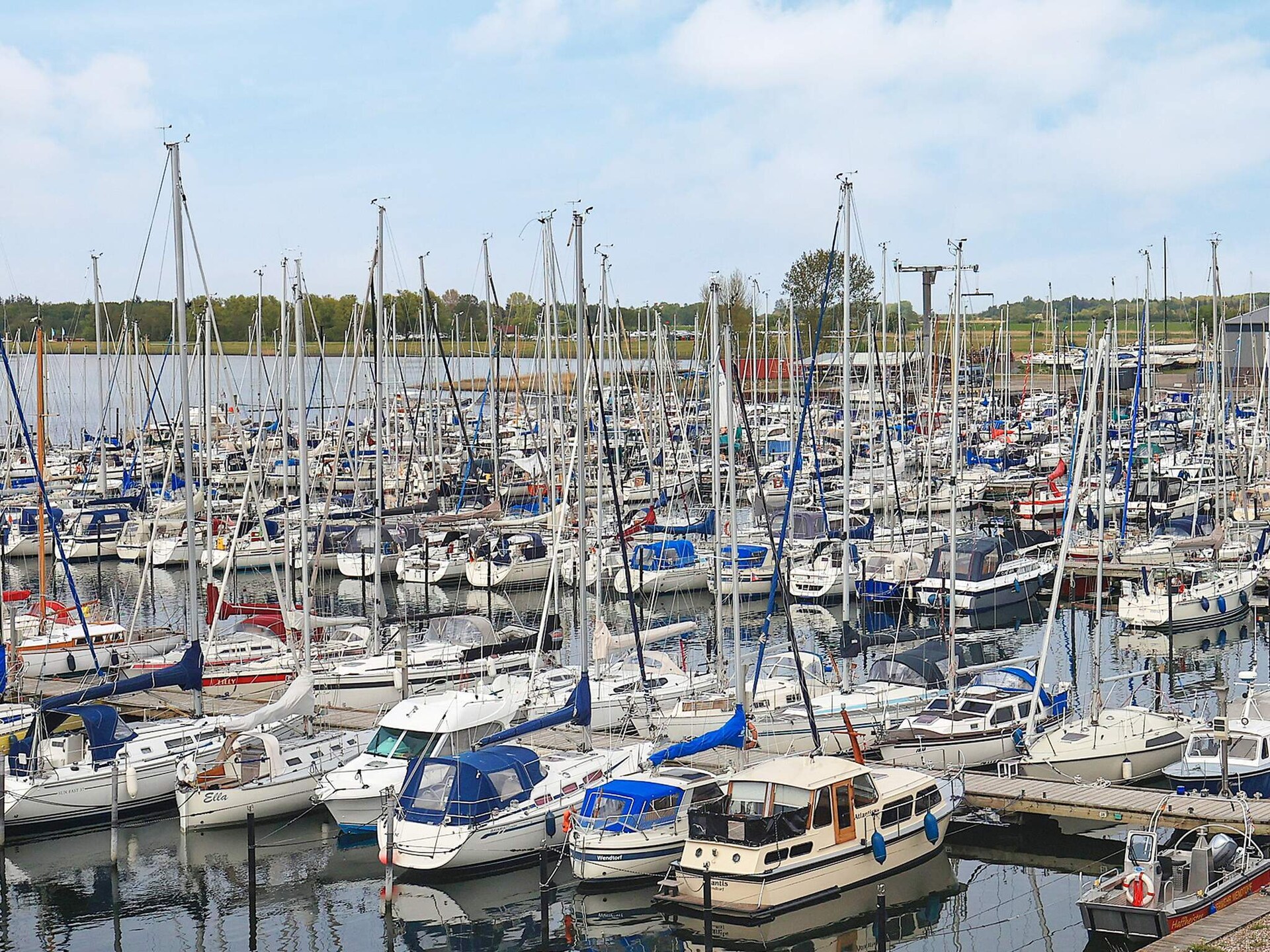 Modern appartement met panoramisch havenzicht op 20 meter van de Oostzee - foto 8