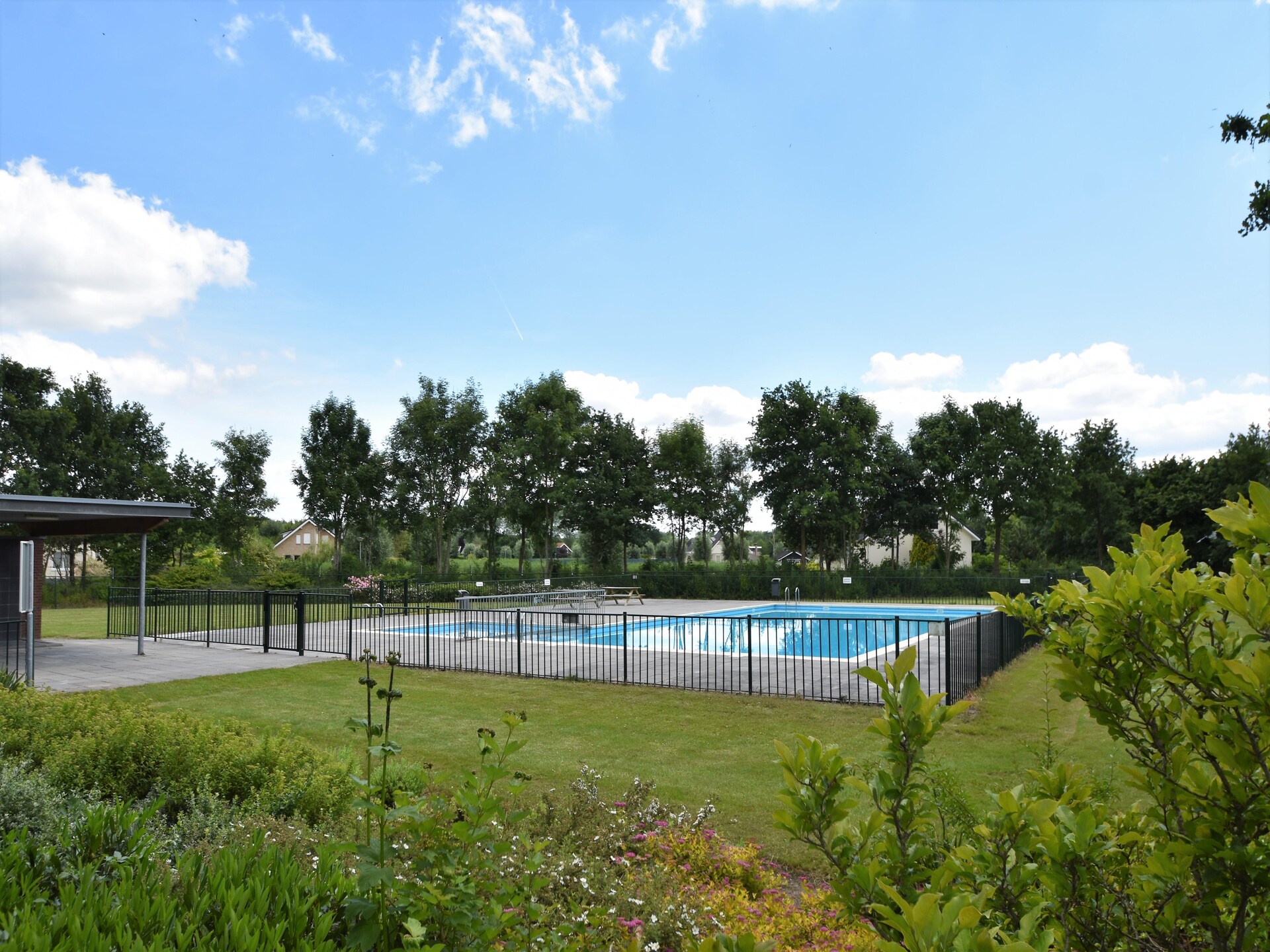 Horsterwold 22: Vrijstaand vakantiehuis met zwembad en tennisbaan in Zeewolde - foto 2