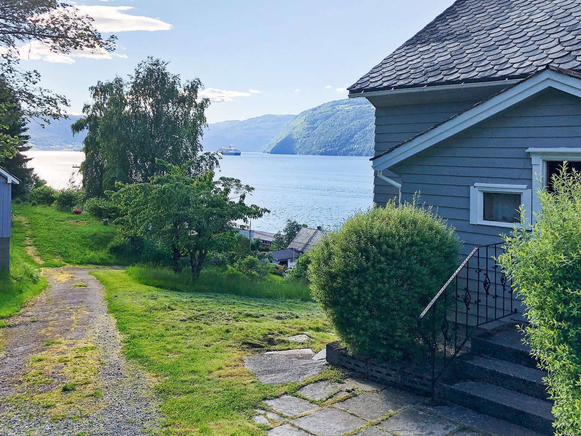 Vrijstaand vakantiehuis met panoramisch uitzicht over Nordfjord, 100m van skilift - foto 14