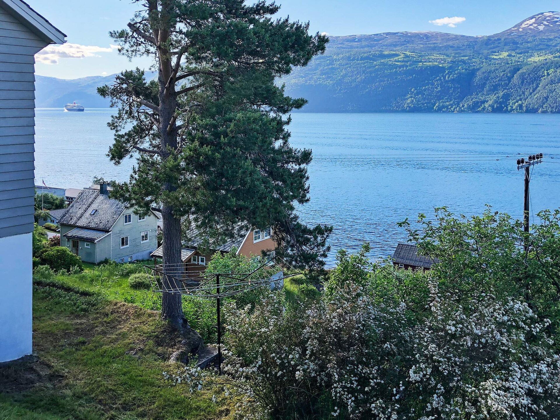 Vrijstaand vakantiehuis met panoramisch uitzicht over Nordfjord, 100m van skilift - foto 16