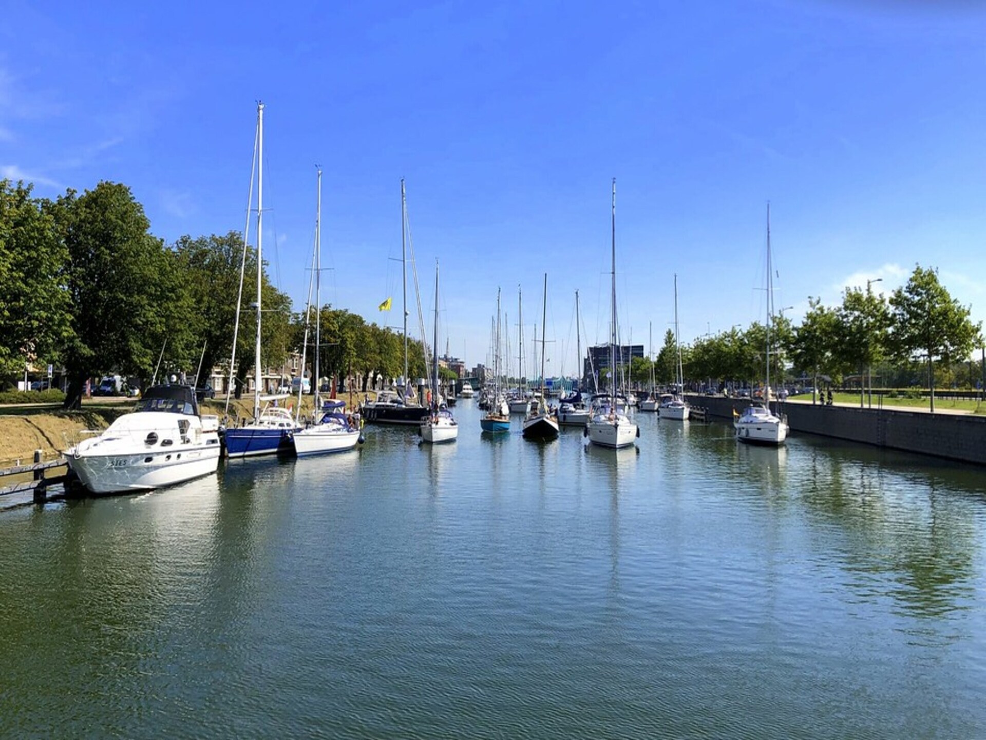 Waterlodge Blue Island: uniek overnachten aan het Veerse Meer - foto 16