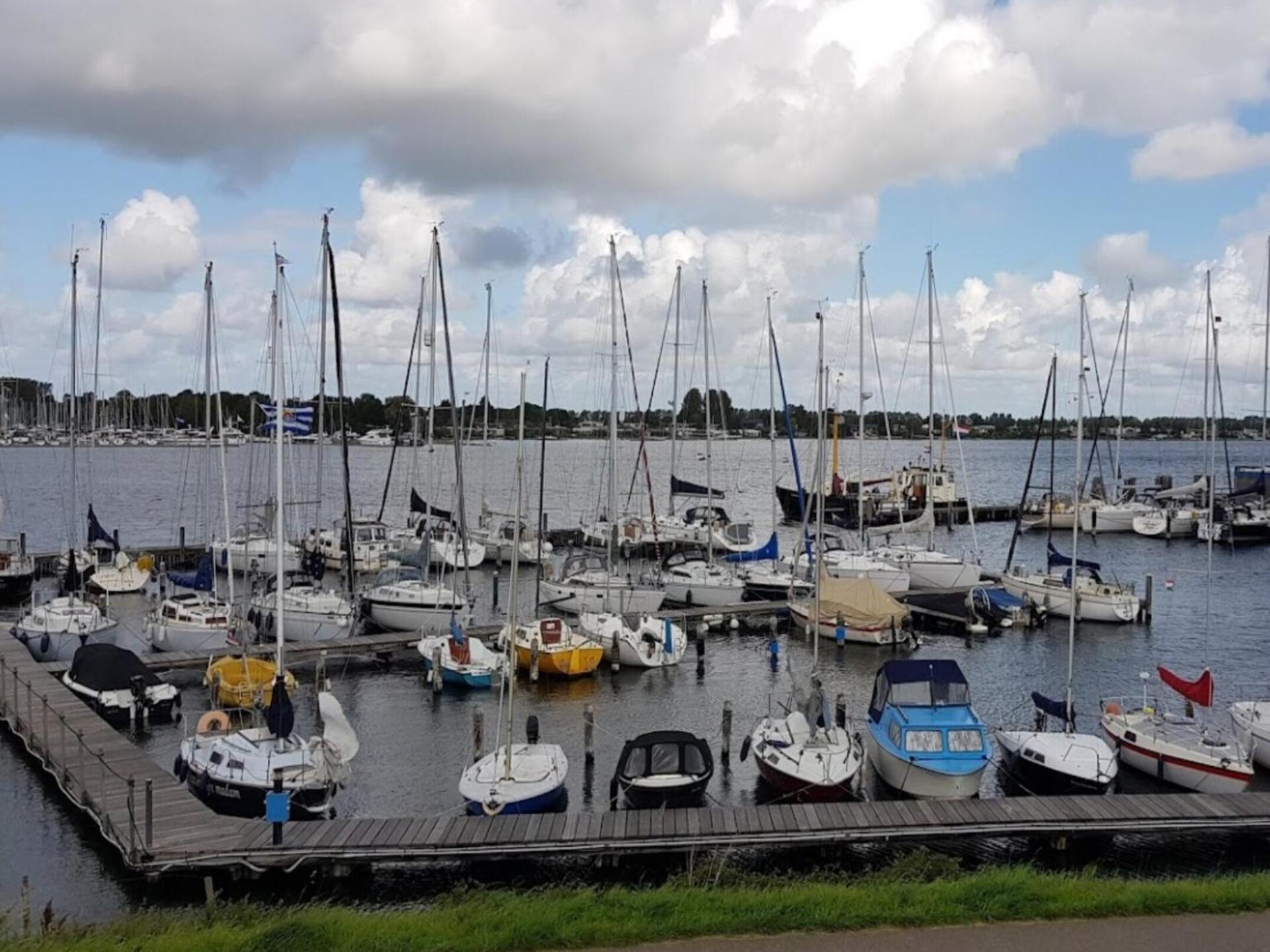 Waterlodge Blue Island: uniek overnachten aan het Veerse Meer - foto 18
